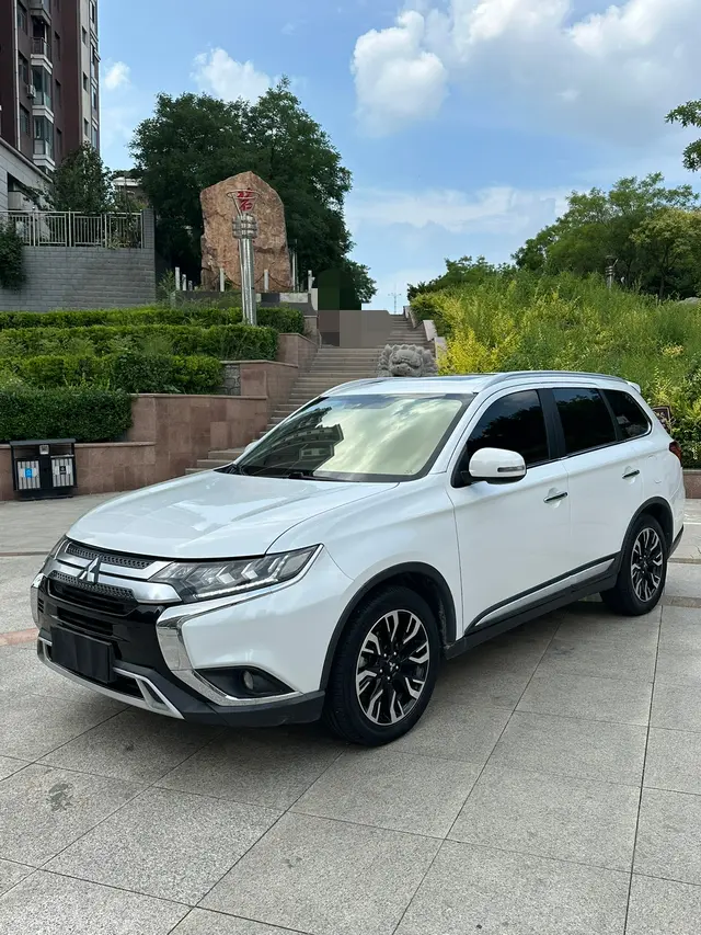 Mitsubishi Outlander  из Китая