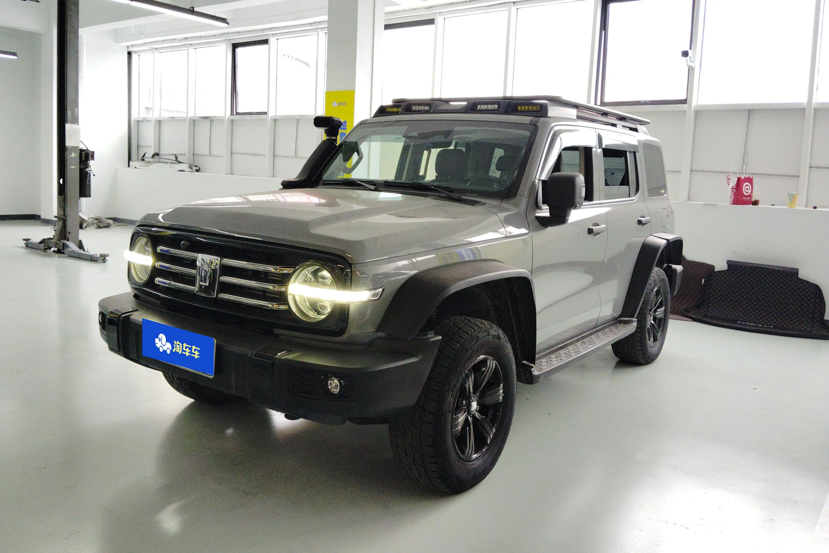 Tank 300  из Китая