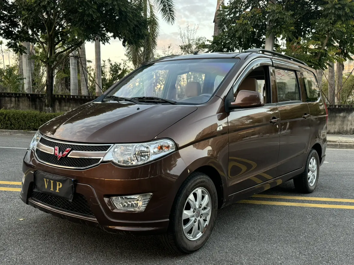 Wuling Hongguang  из Китая