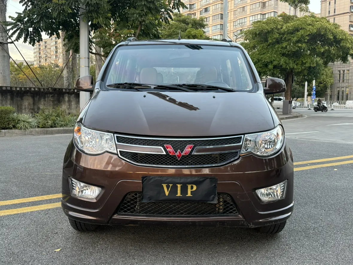 Wuling Hongguang  из Китая