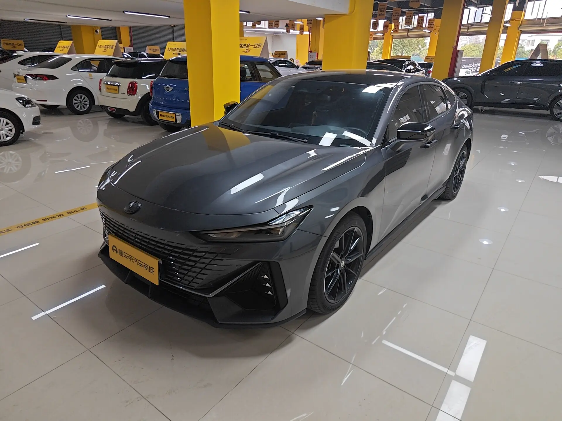 Changan UNI-V  из Китая