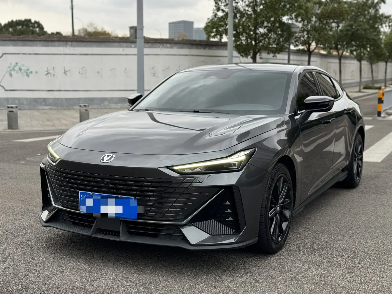 Changan UNI-V  из Китая