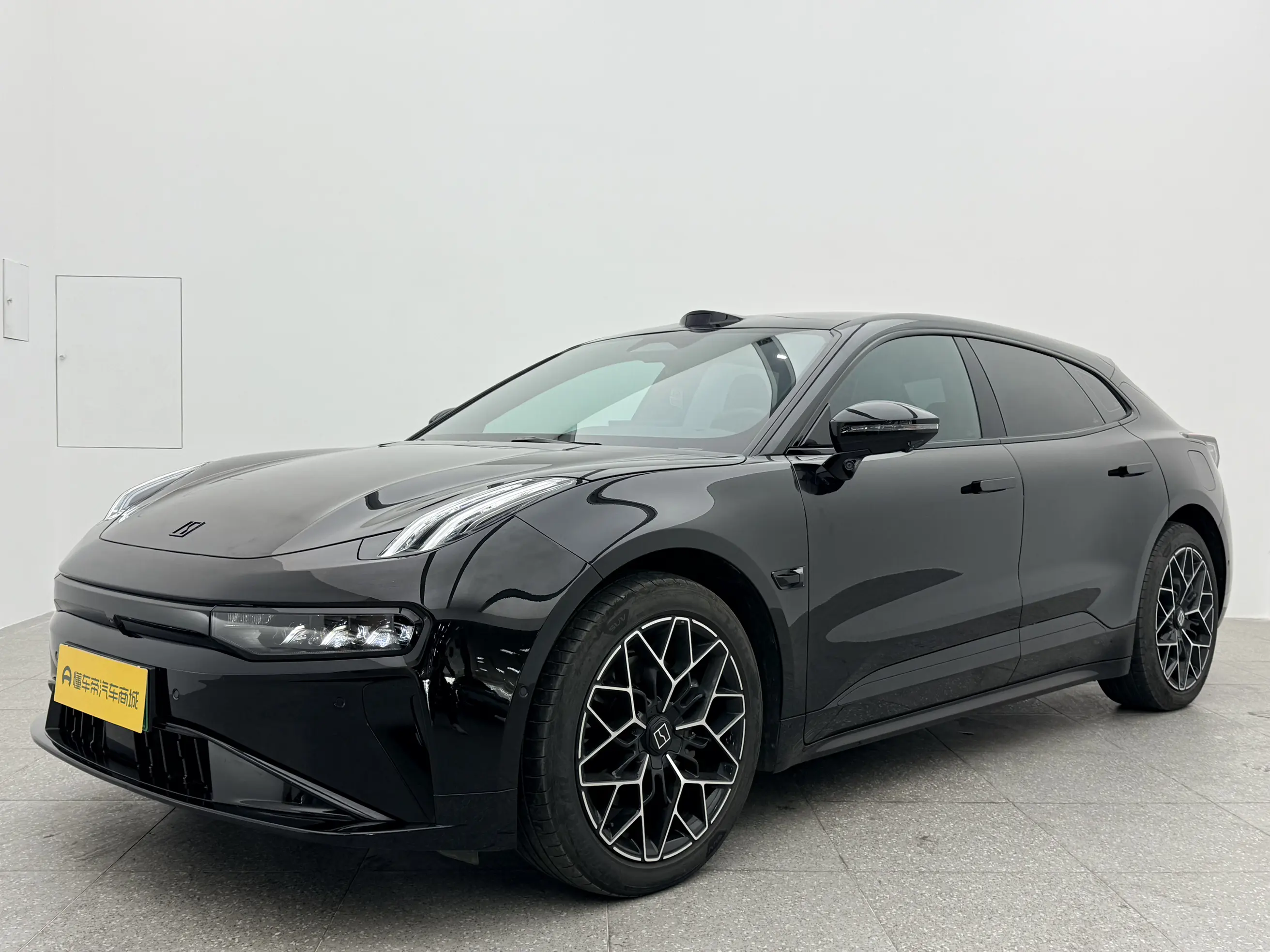 ZEEKR 001  из Китая