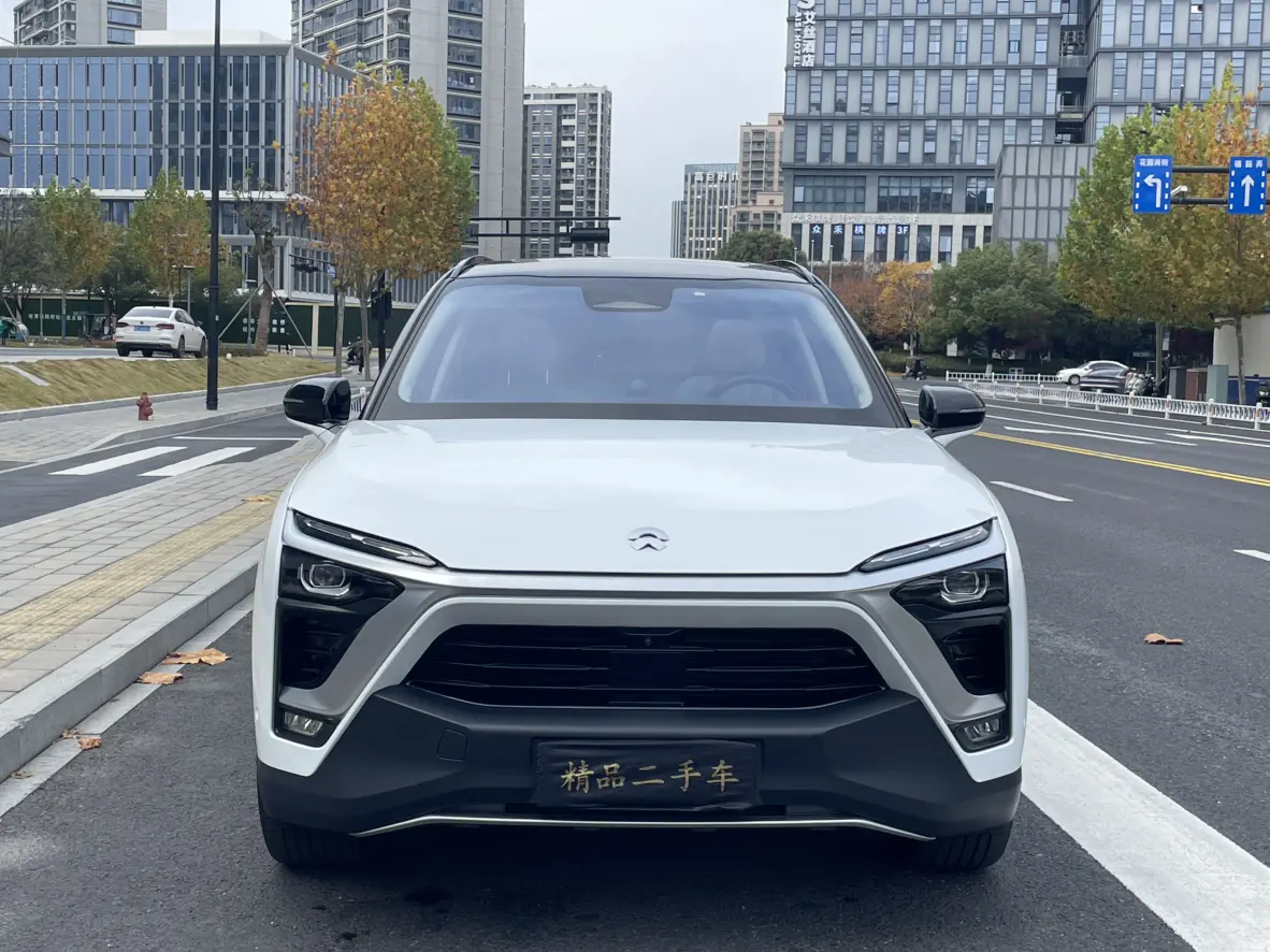 NIO ES8  из Китая