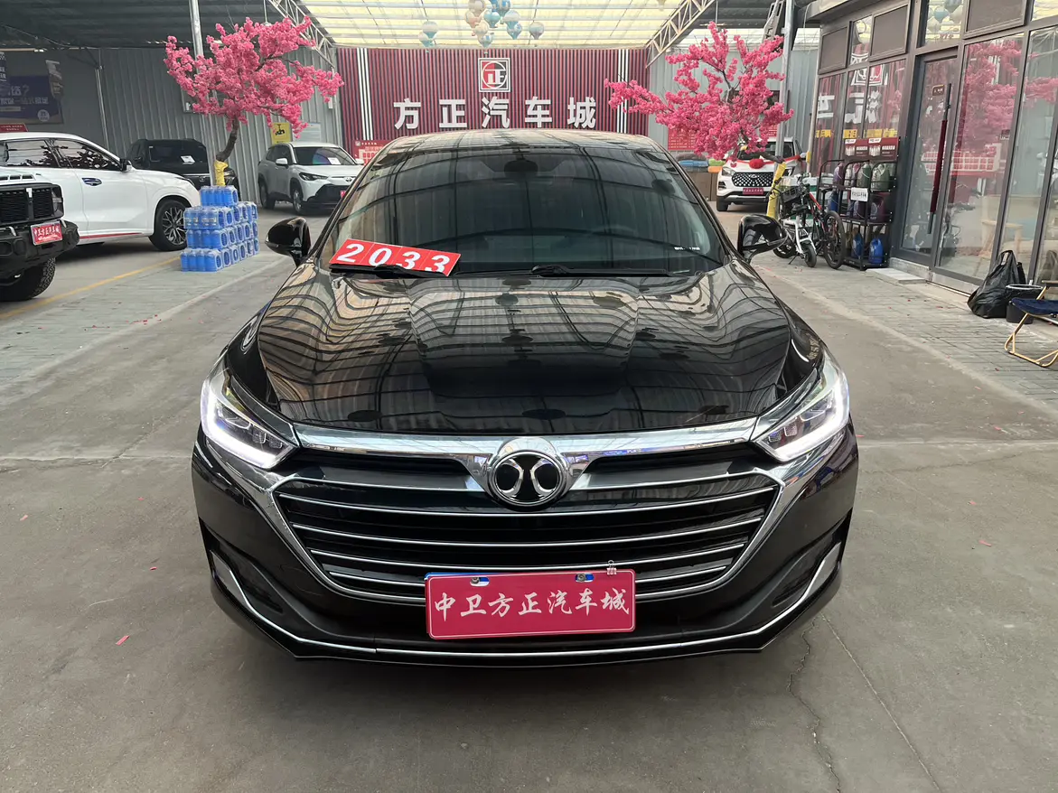 BAIC Beijing U7  из Китая