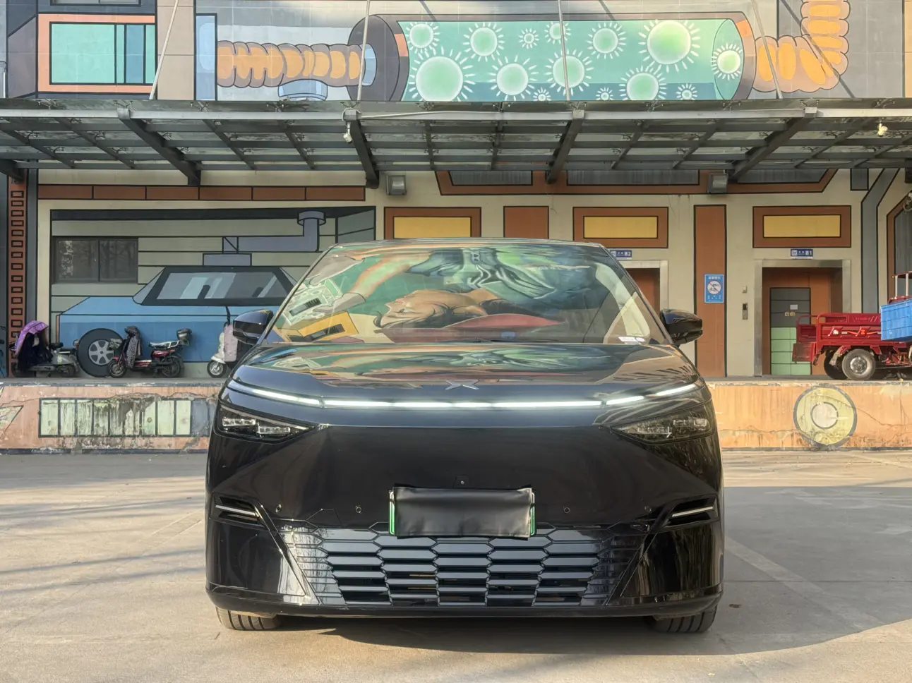 Xpeng X9  из Китая