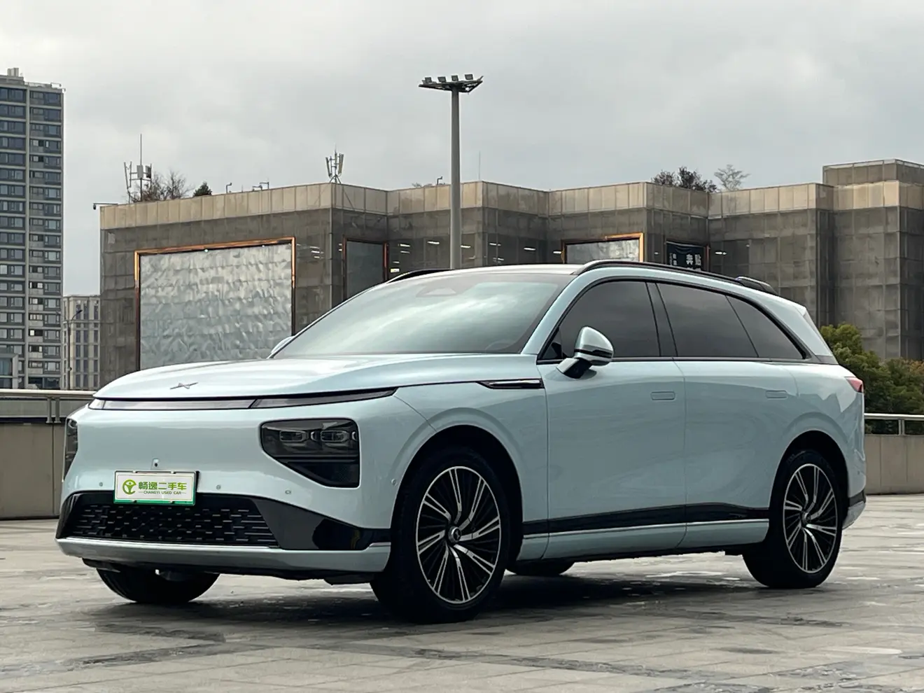 Xpeng G9  из Китая