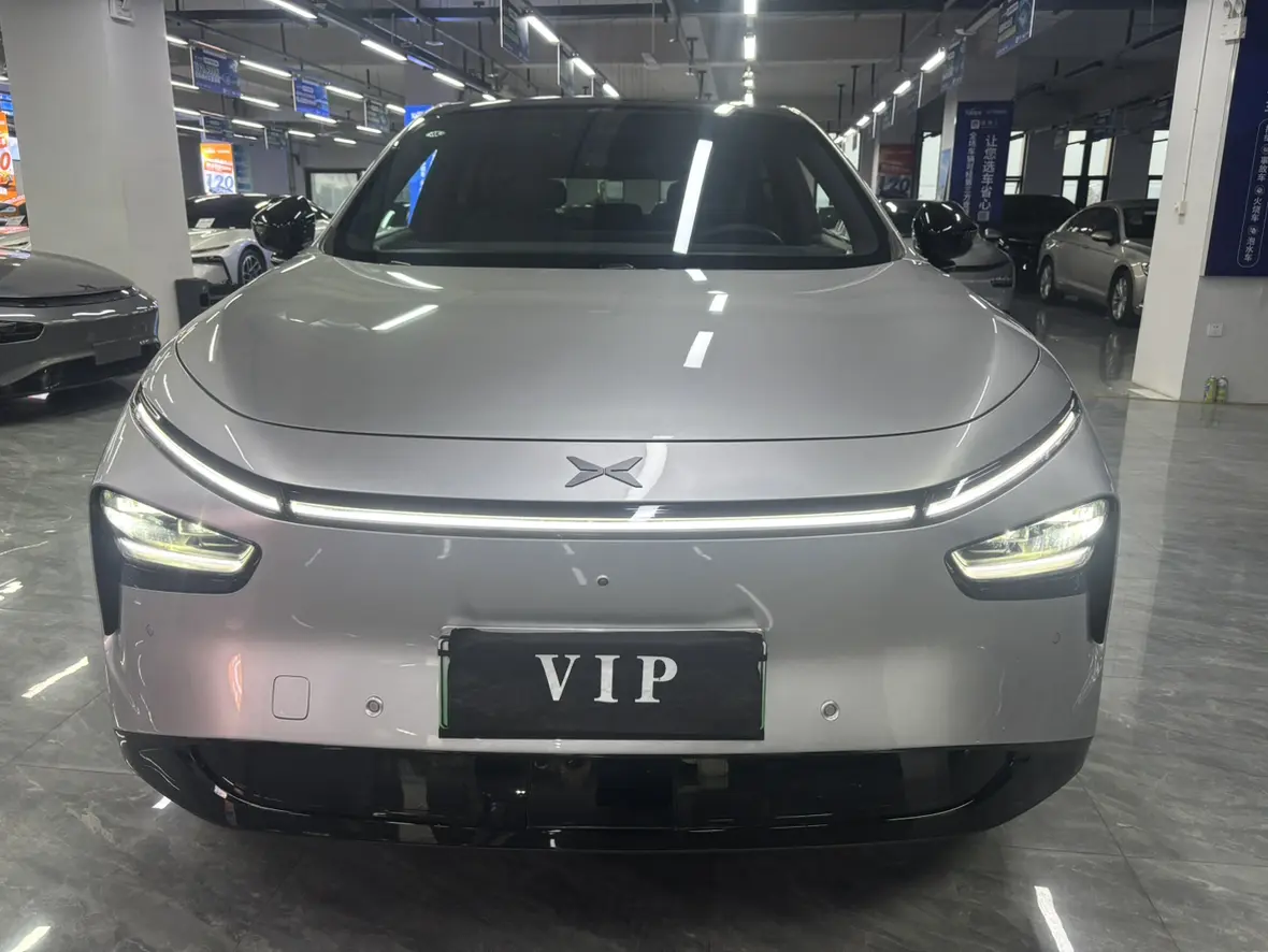 Xpeng G7  из Китая