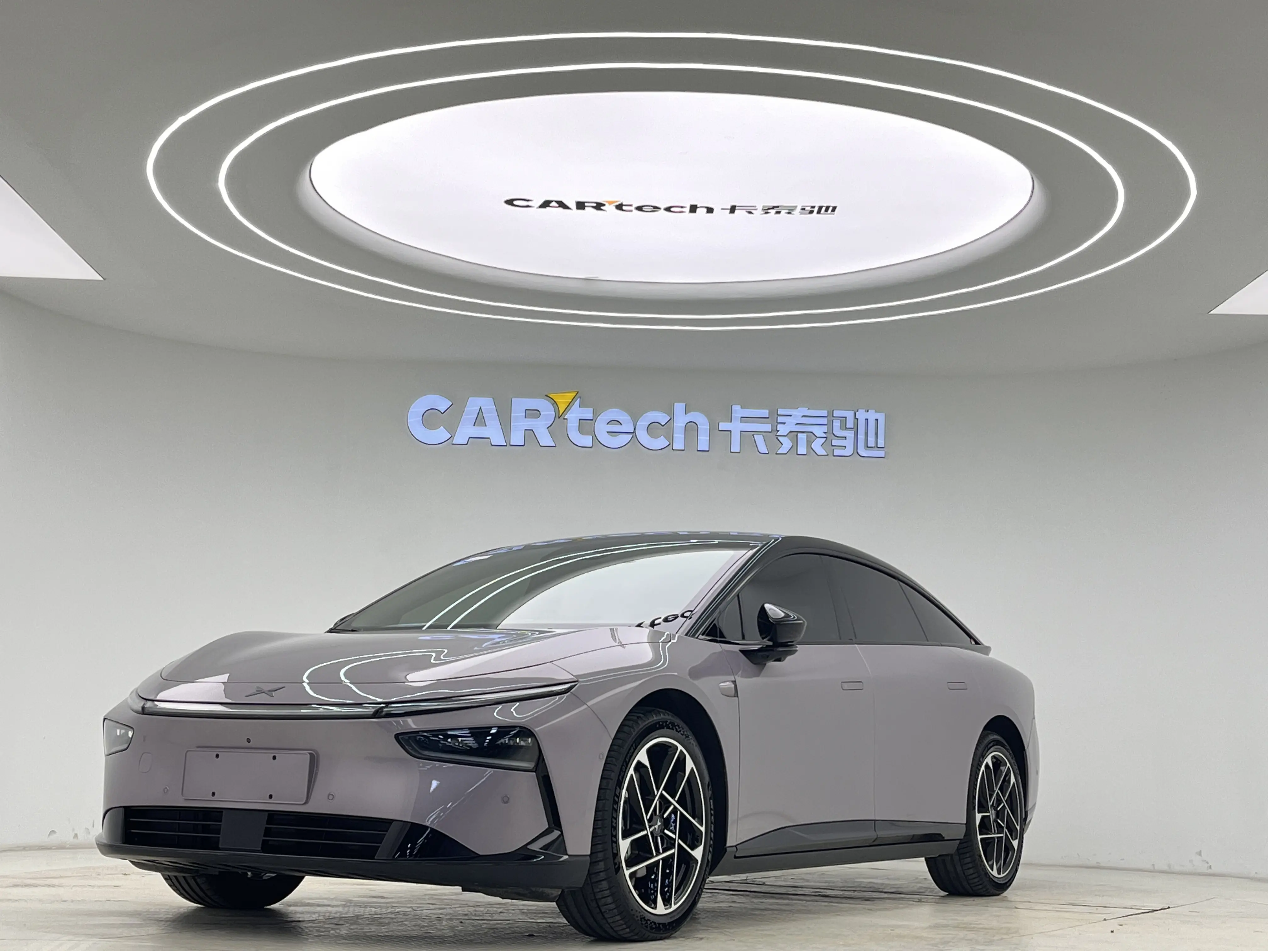 Xpeng P7+  из Китая