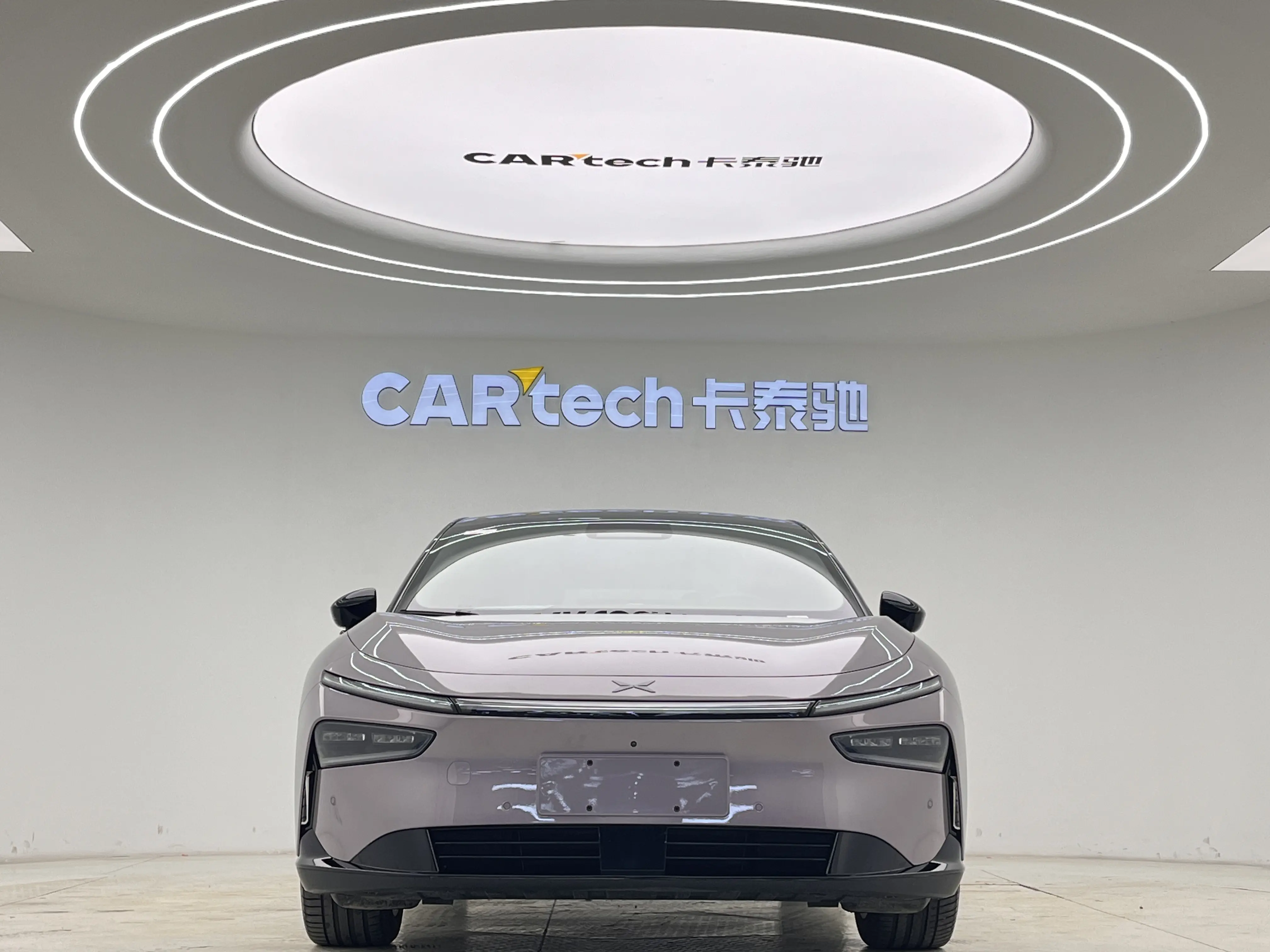 Xpeng P7+  из Китая