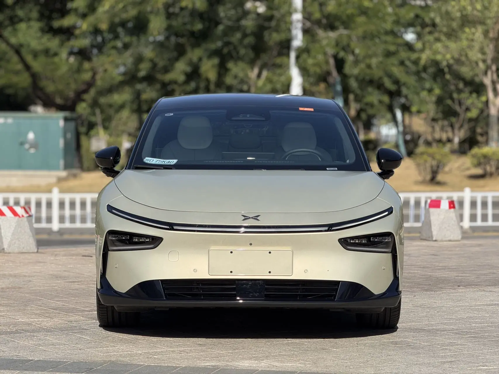 Xpeng P7+  из Китая