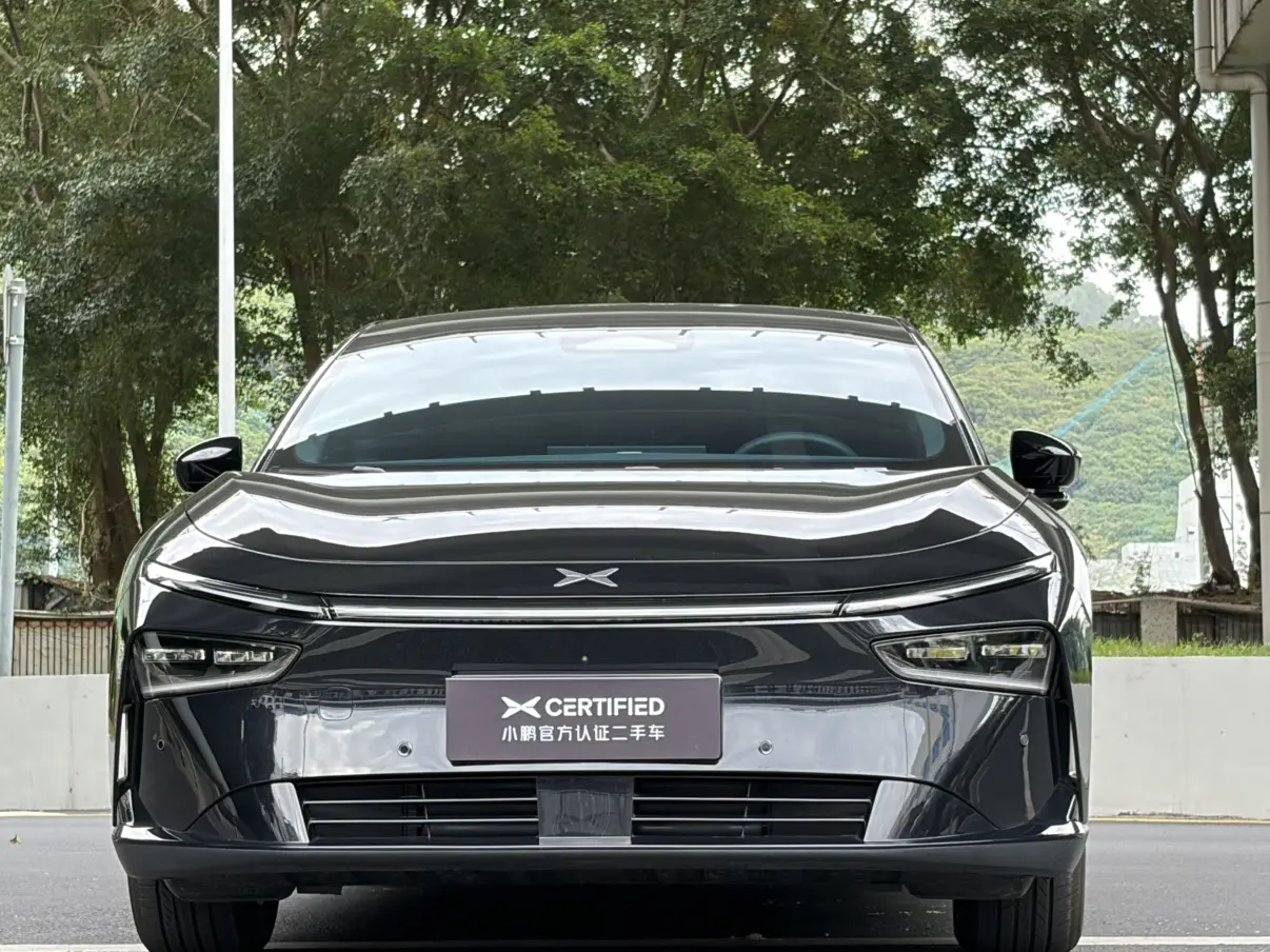 Xpeng P7+  из Китая