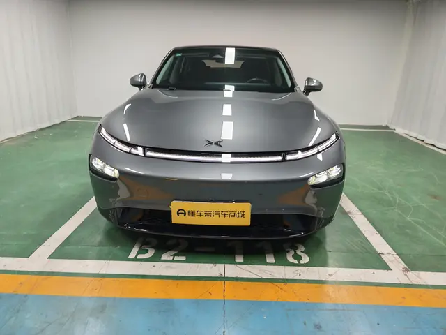 Xpeng P7  из Китая