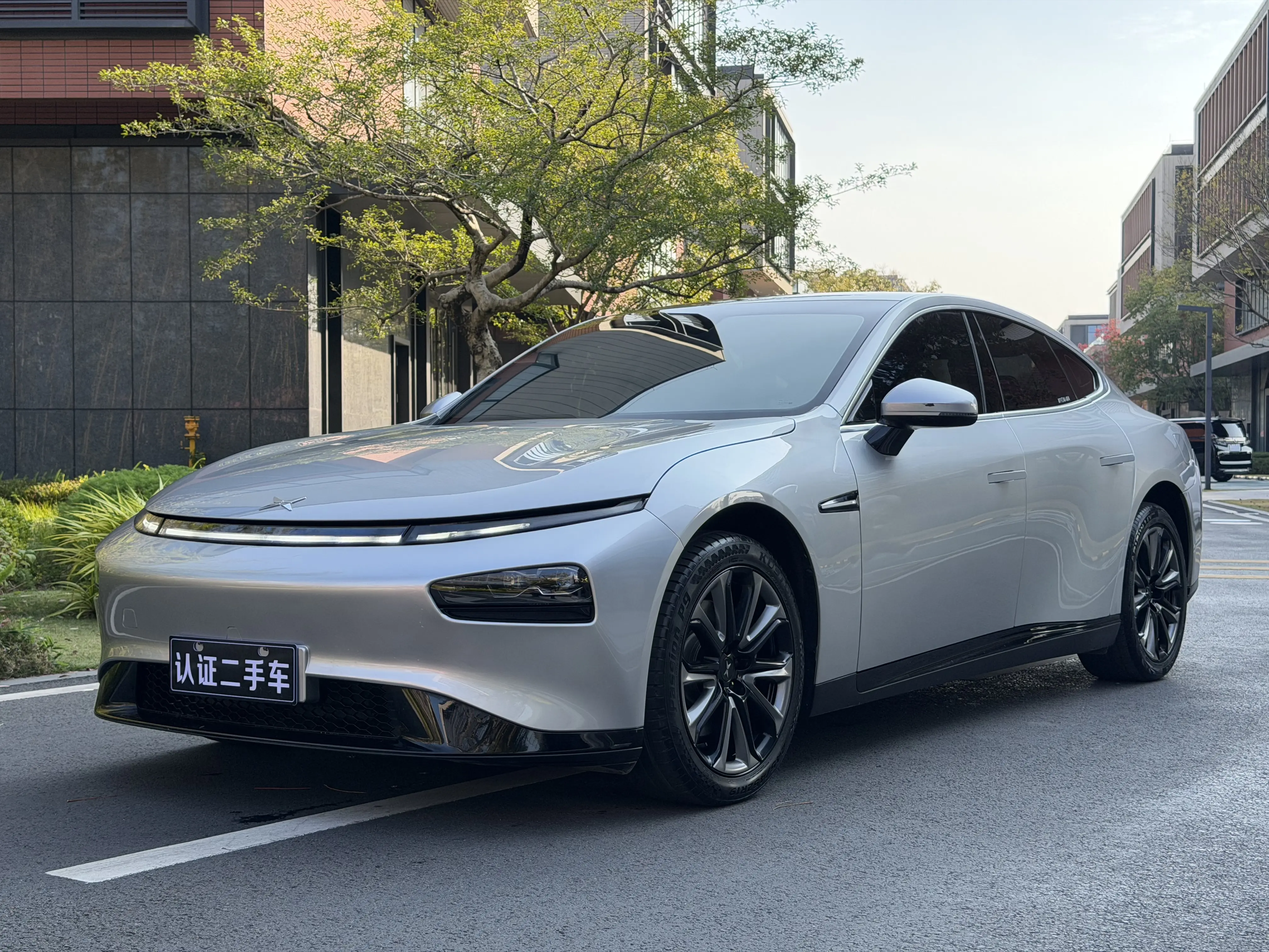 Xpeng P7  из Китая