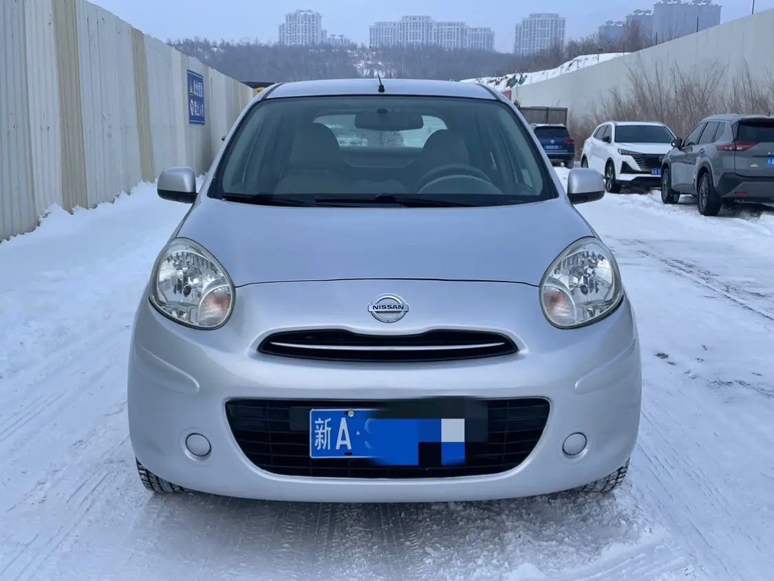 Nissan March  из Китая