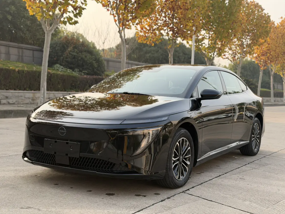 Nissan N7  из Китая