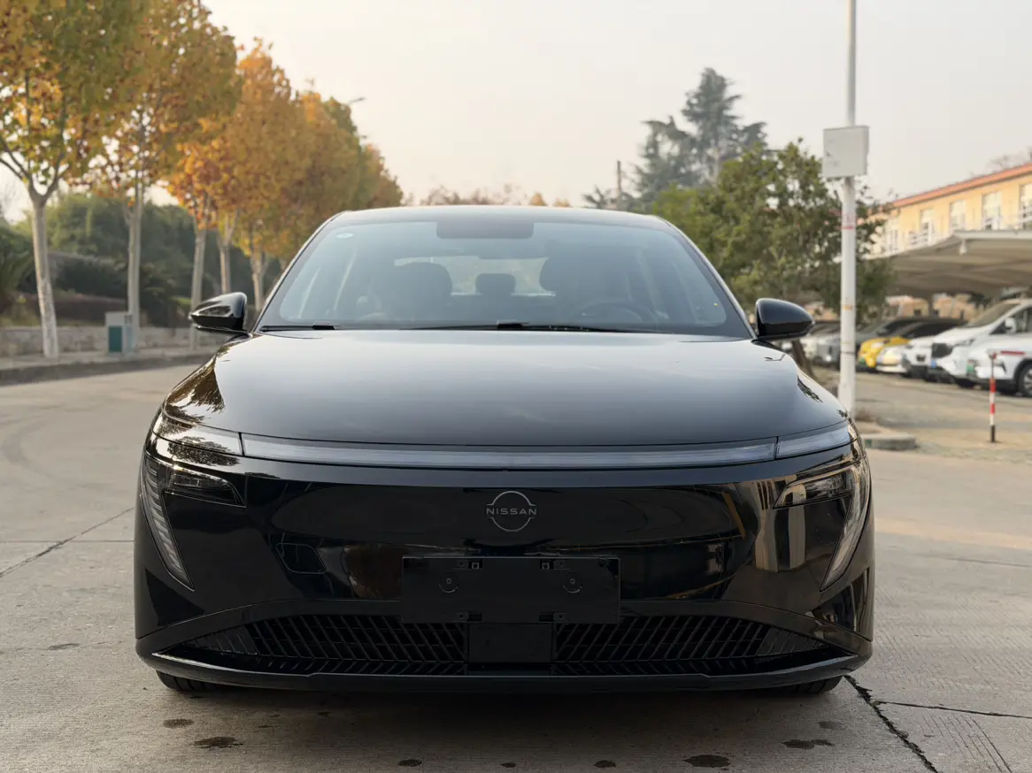 Nissan N7  из Китая