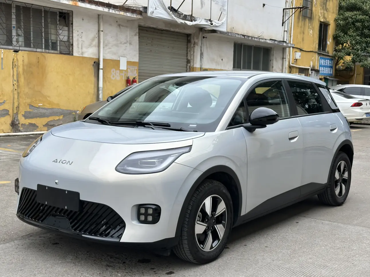 AION UT  из Китая