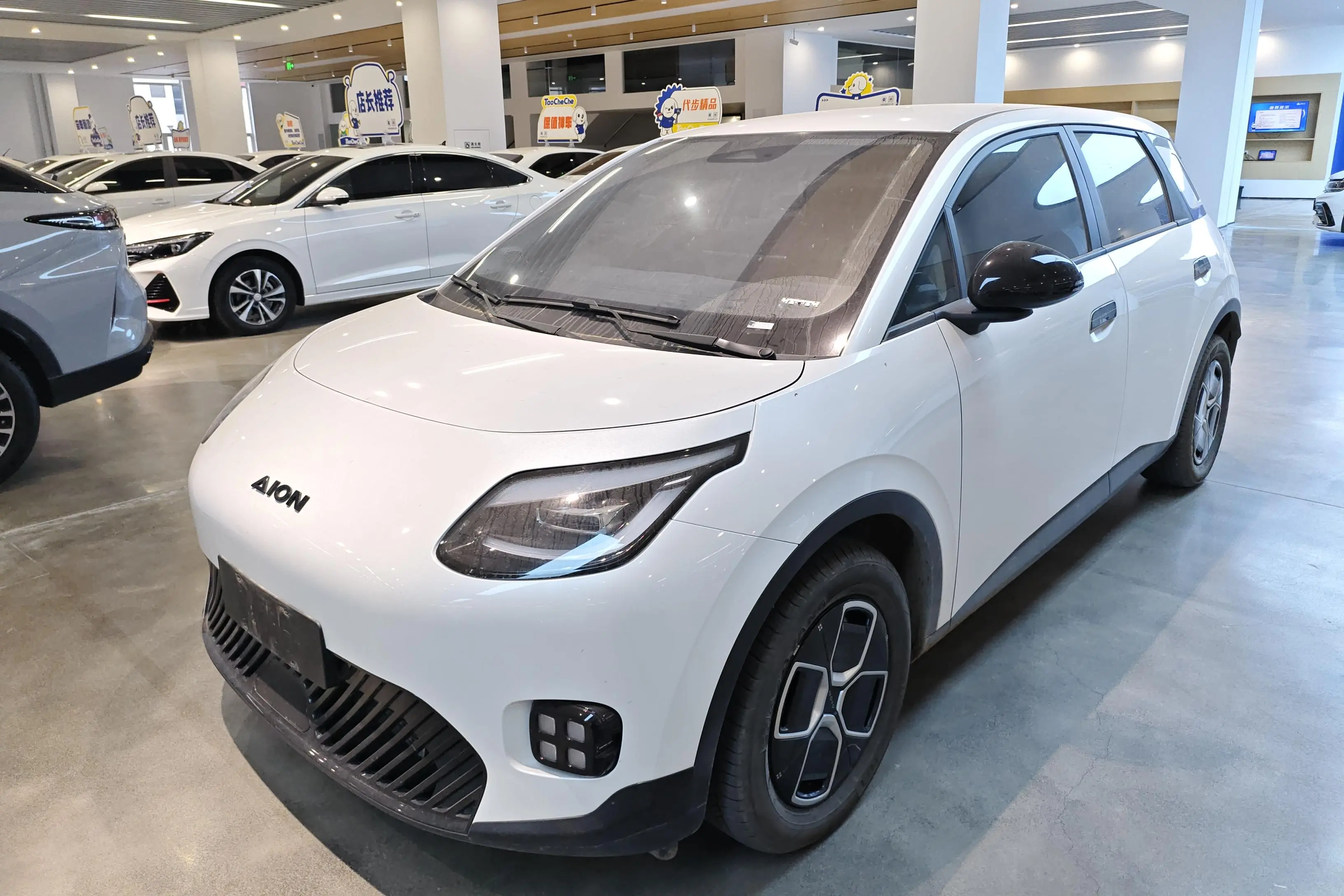 AION UT  из Китая