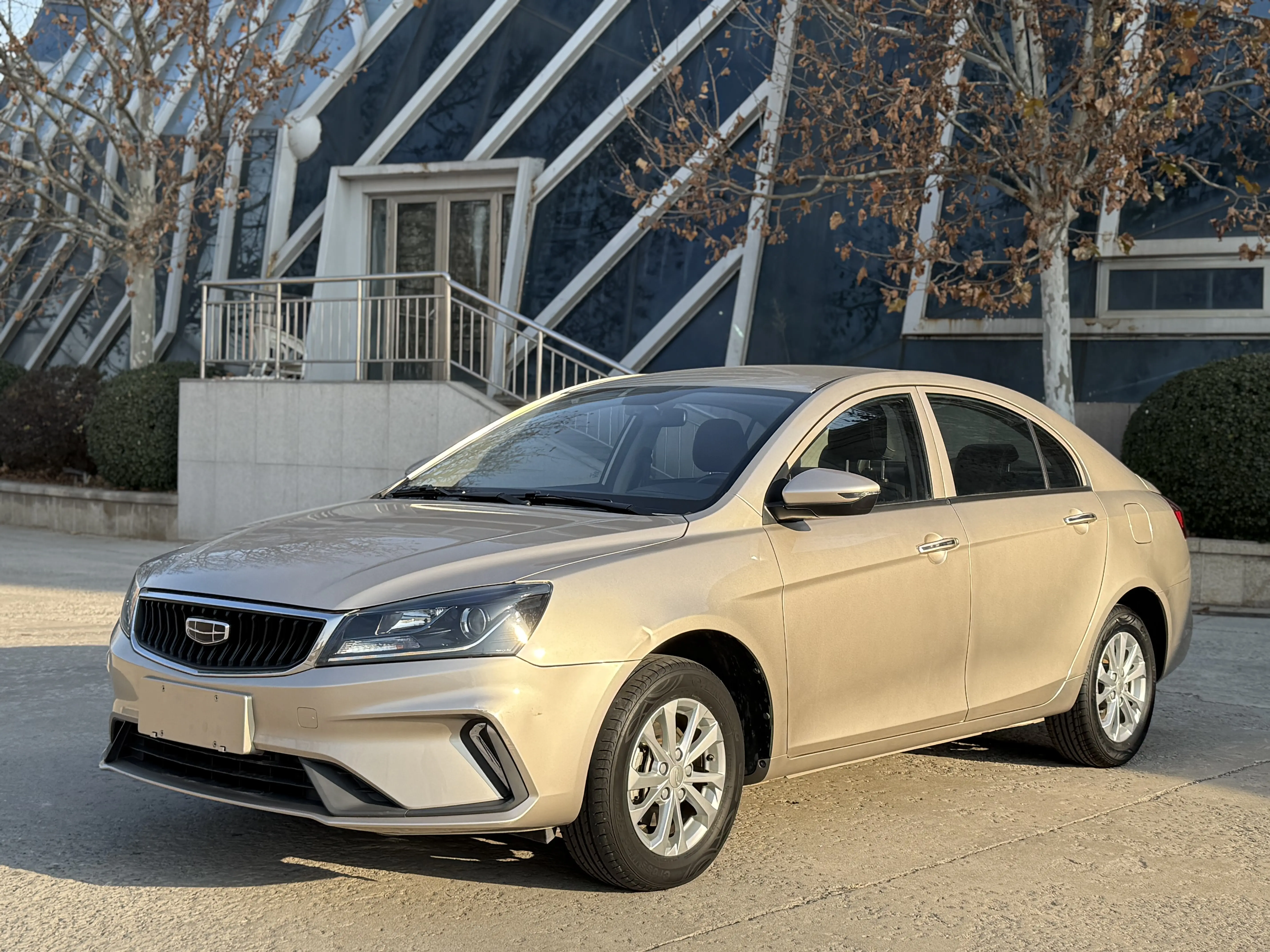 Geely Emgrand  из Китая