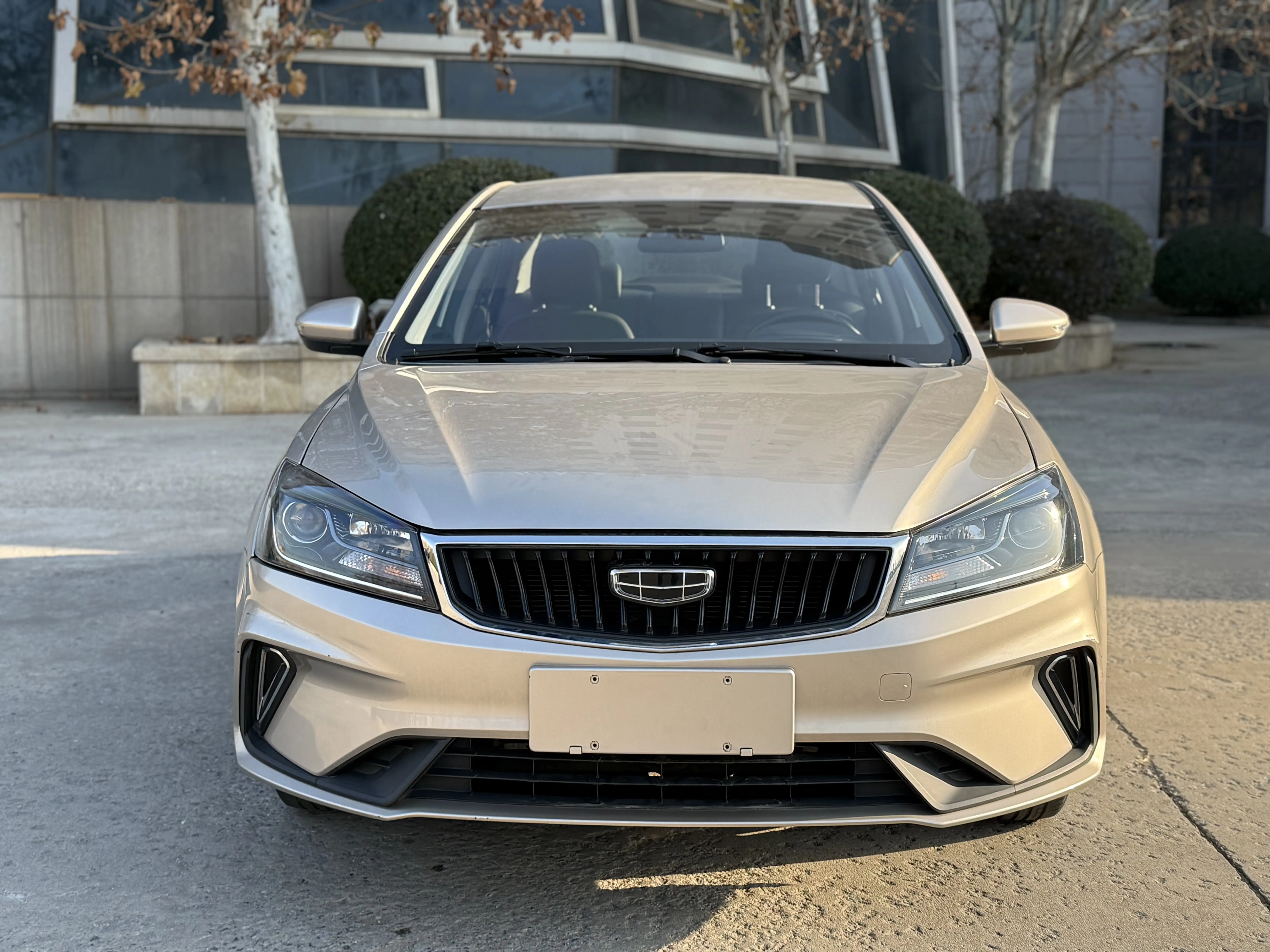 Geely Emgrand  из Китая