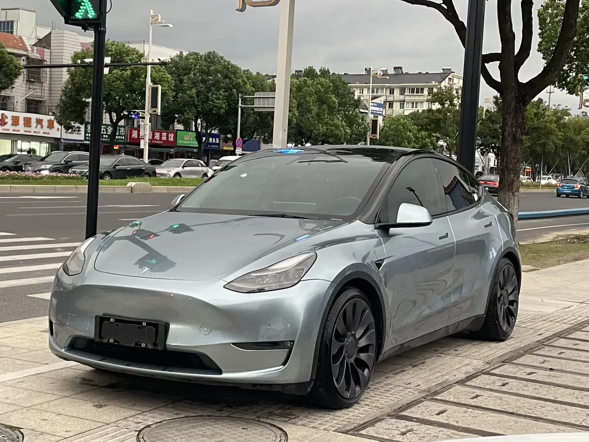 Tesla Model Y  из Китая