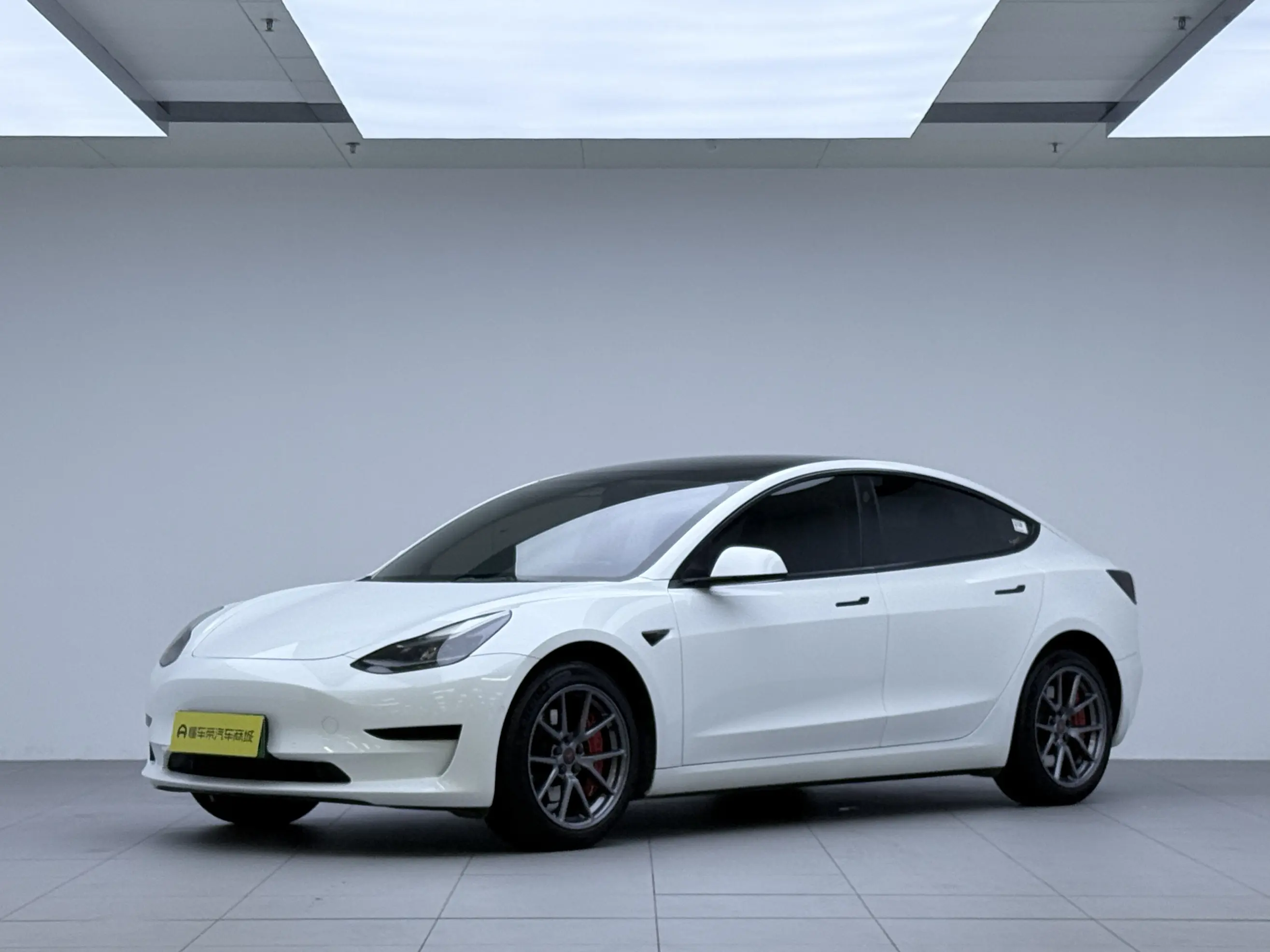 Tesla Model 3  из Китая