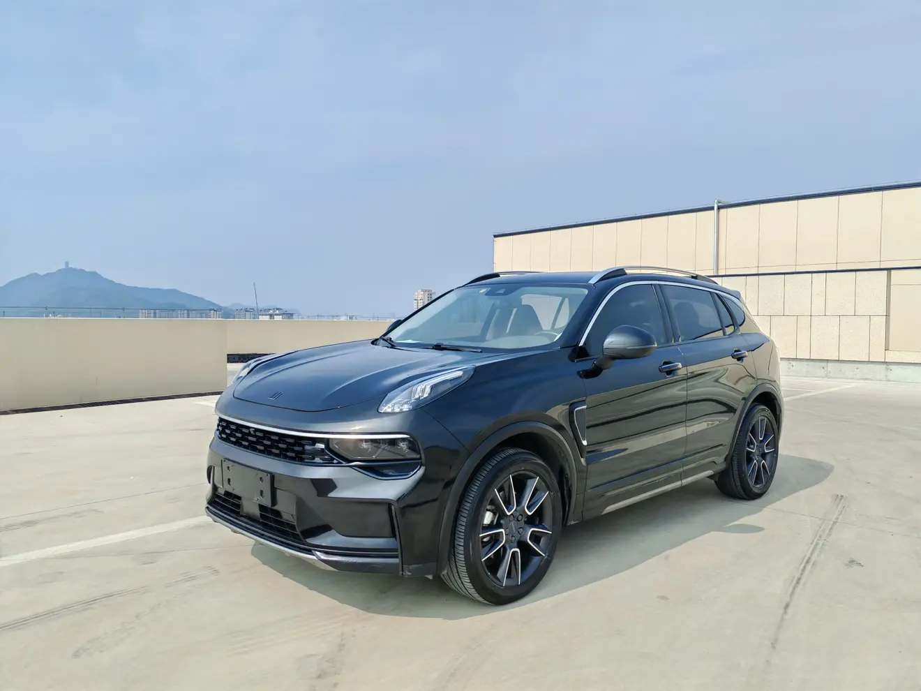 Lynk & Co 01
