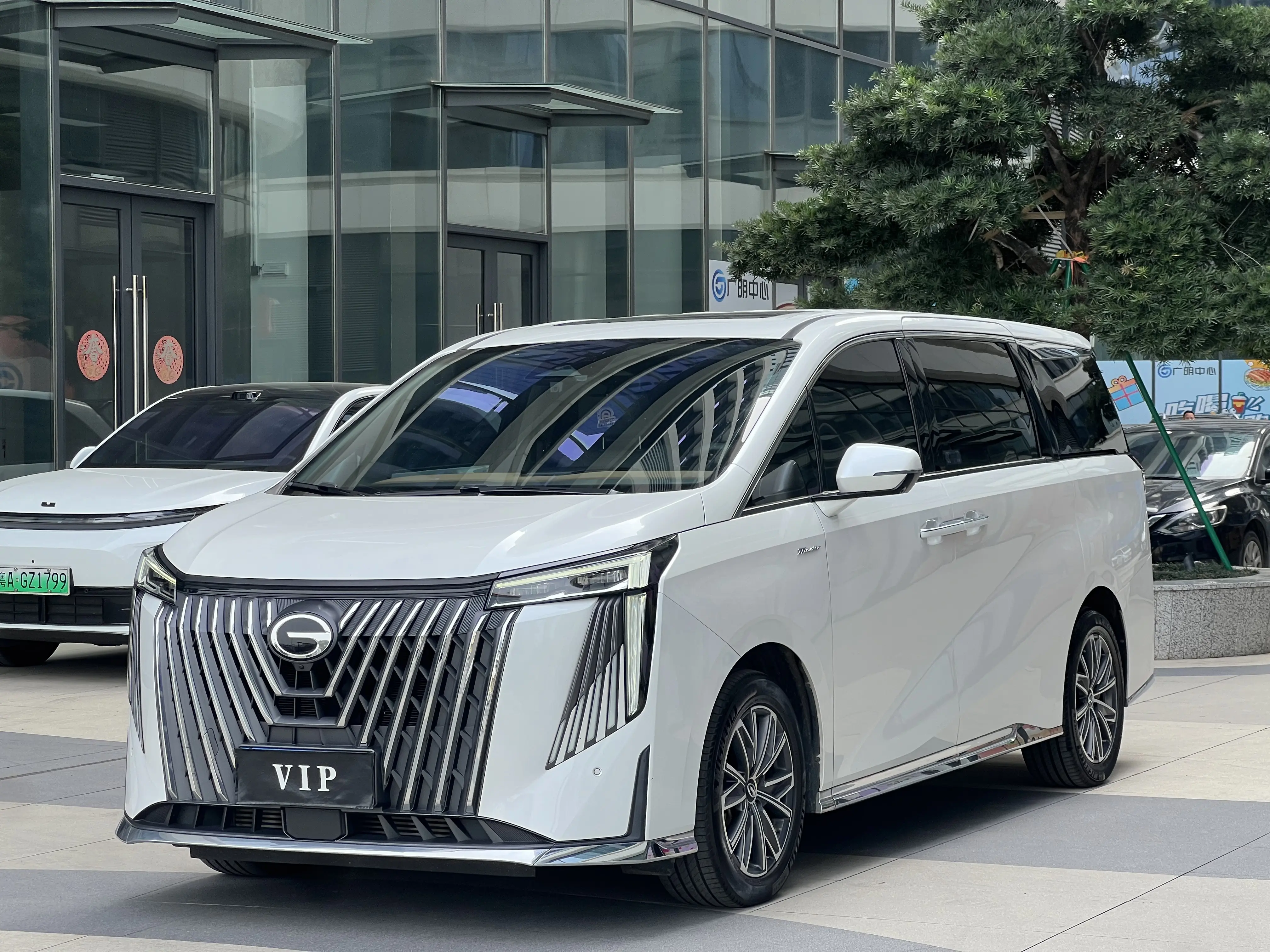 GAC Trumpchi M8  из Китая