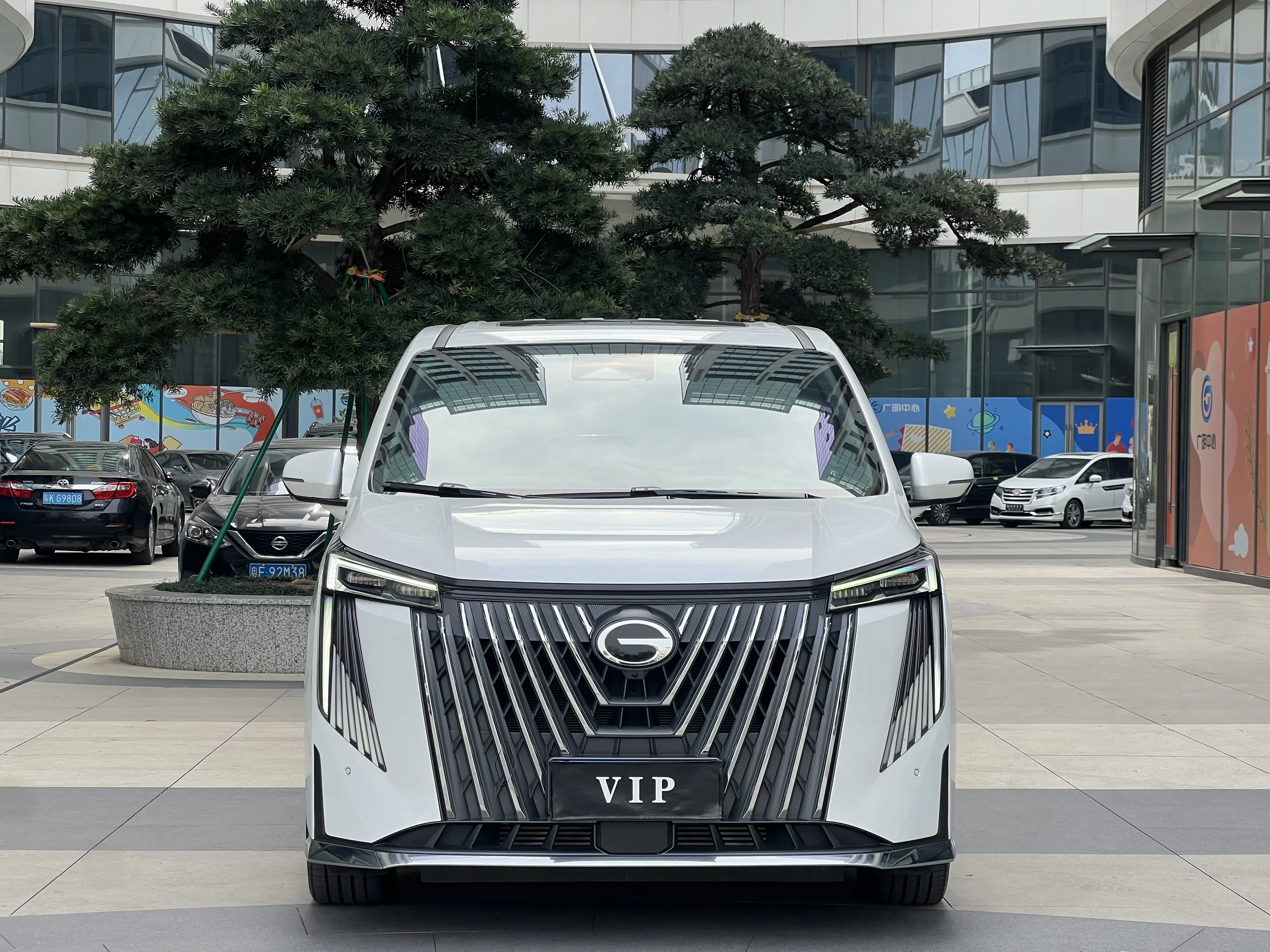 GAC Trumpchi M8  из Китая