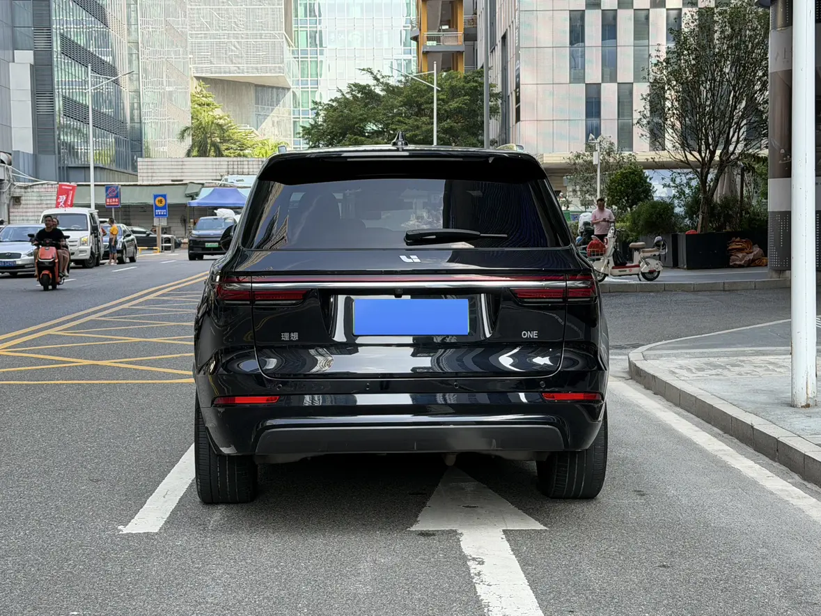 Li ONE (Ideal ONE)  из Китая