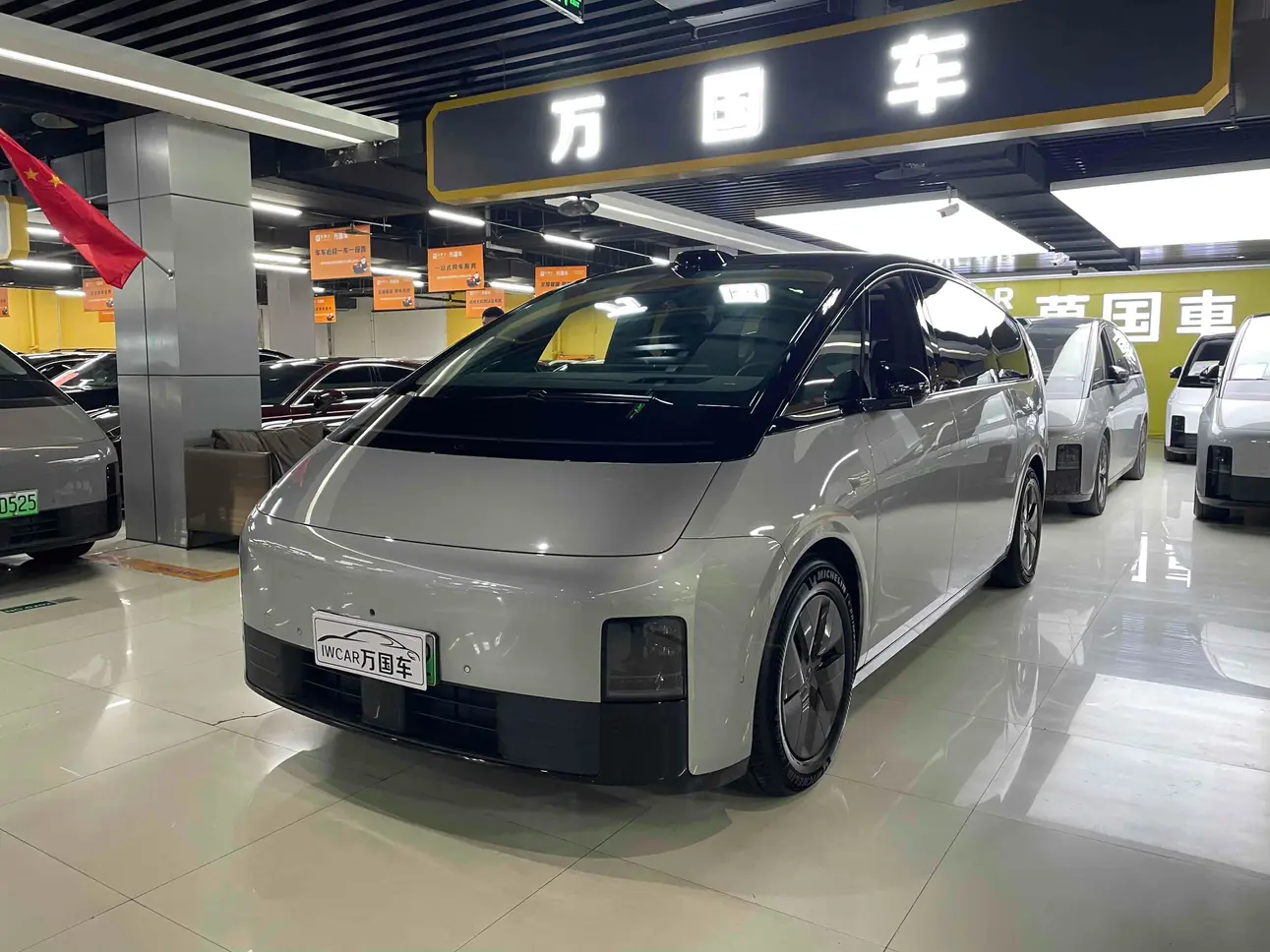 Li MEGA (Ideal MEGA)  из Китая