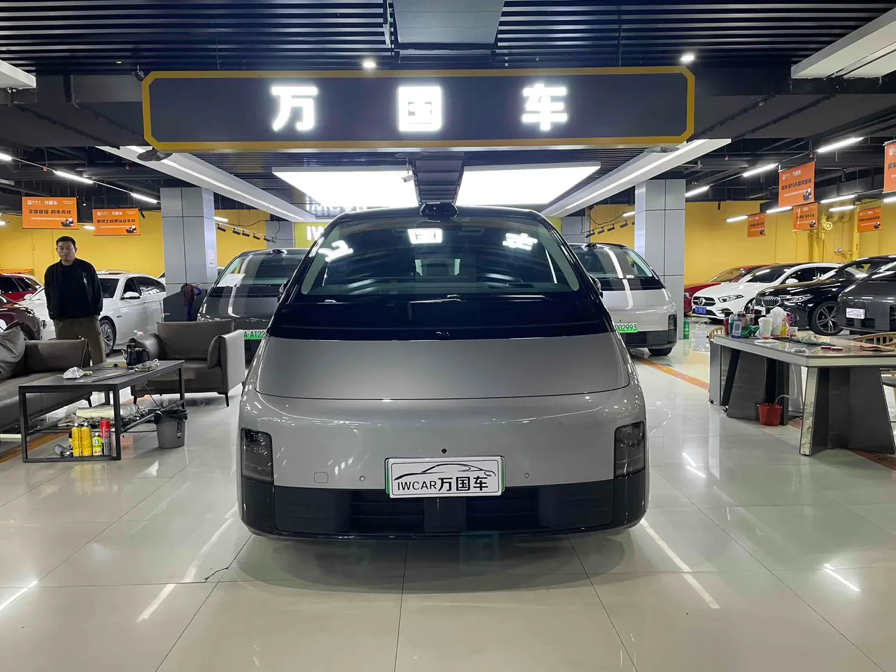 Li MEGA (Ideal MEGA)  из Китая