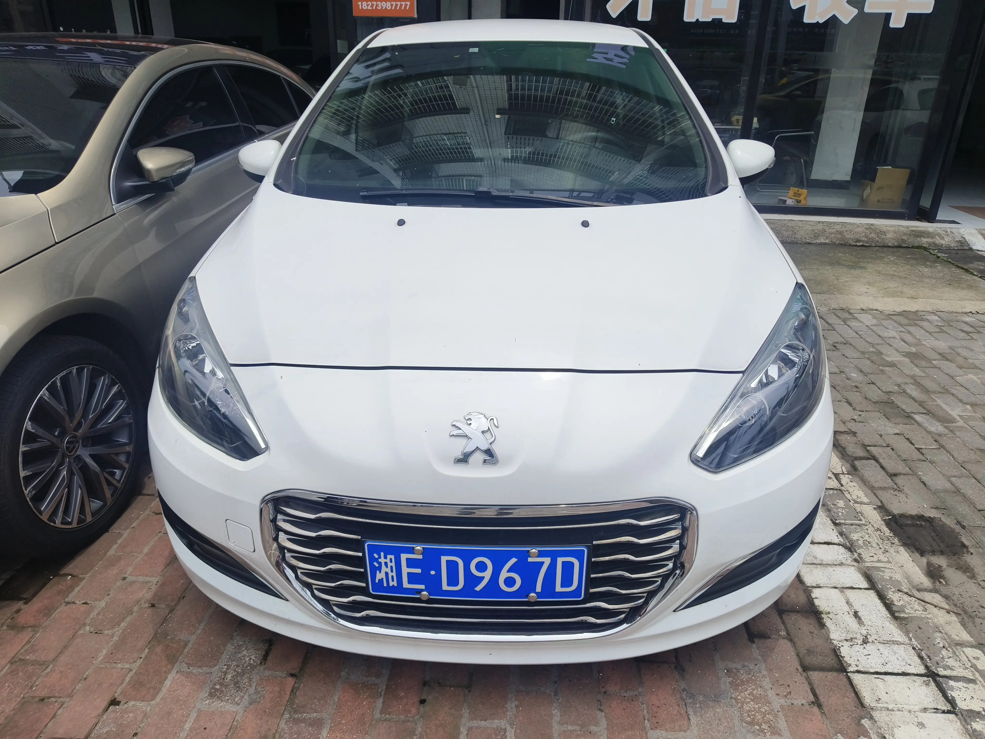 Peugeot 308  из Китая