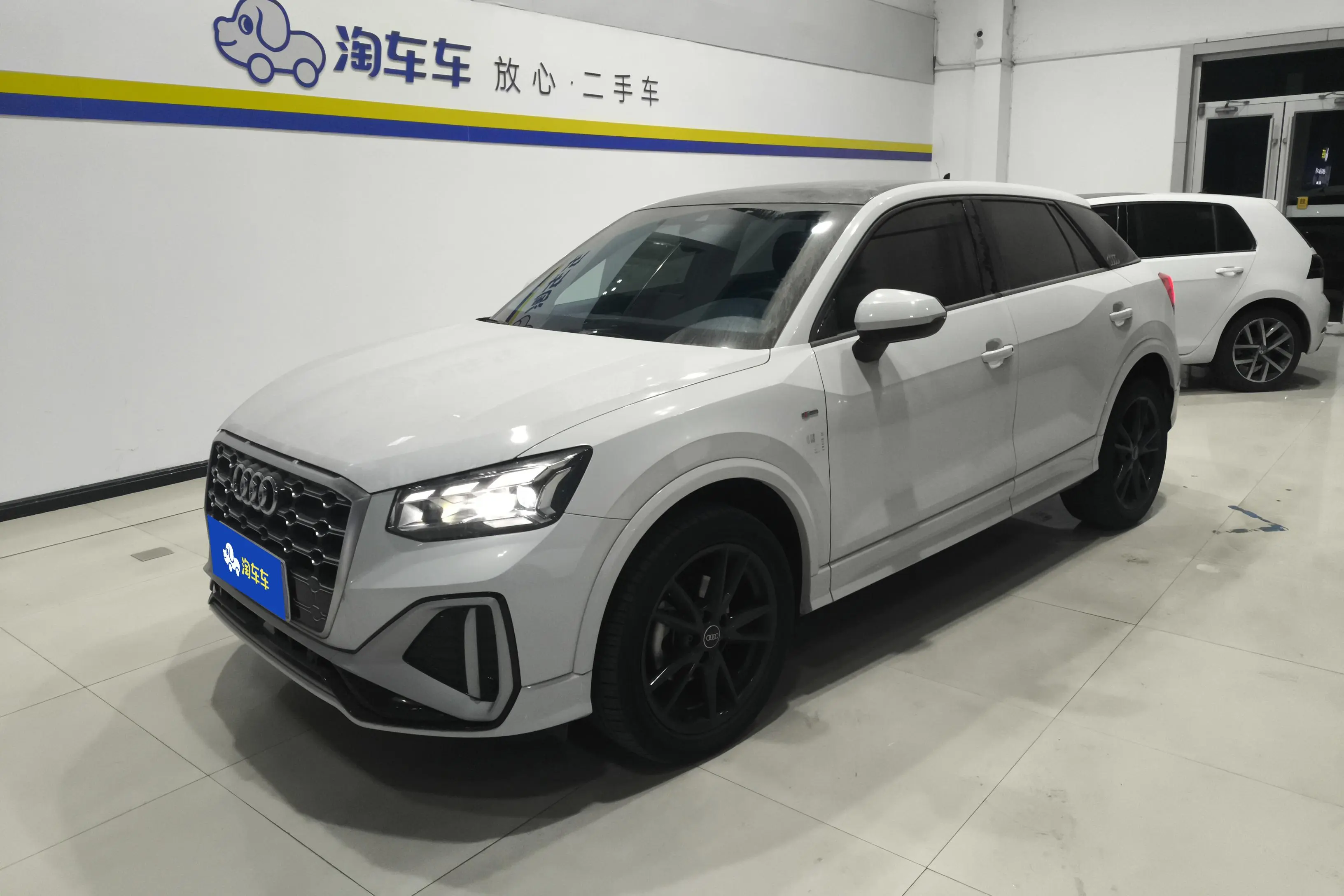 Audi Q2L