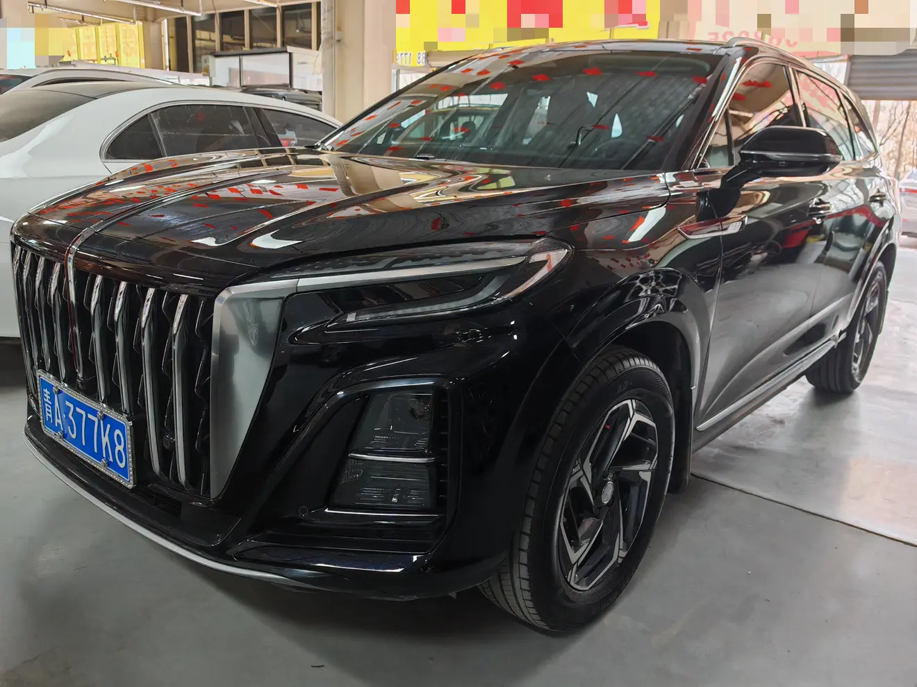 Hongqi HS3  из Китая