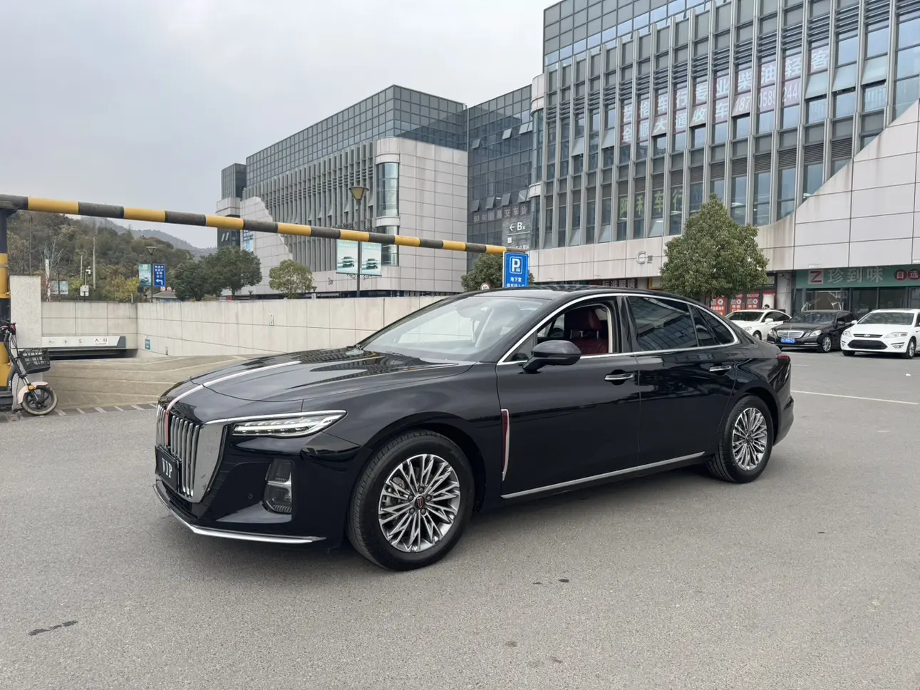 Hongqi H5  из Китая