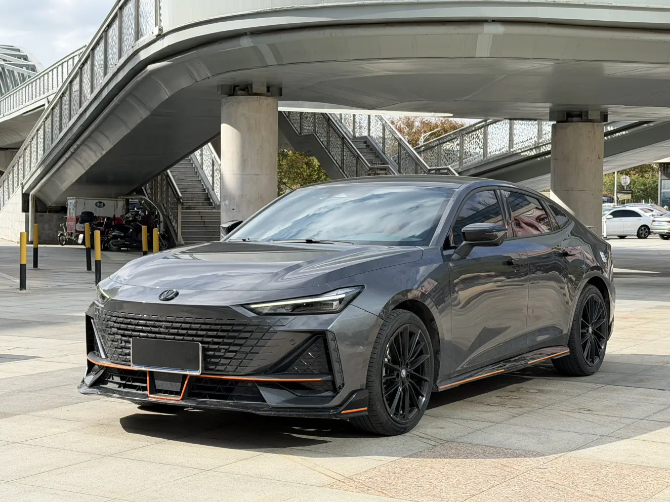 Changan UNI-V  из Китая