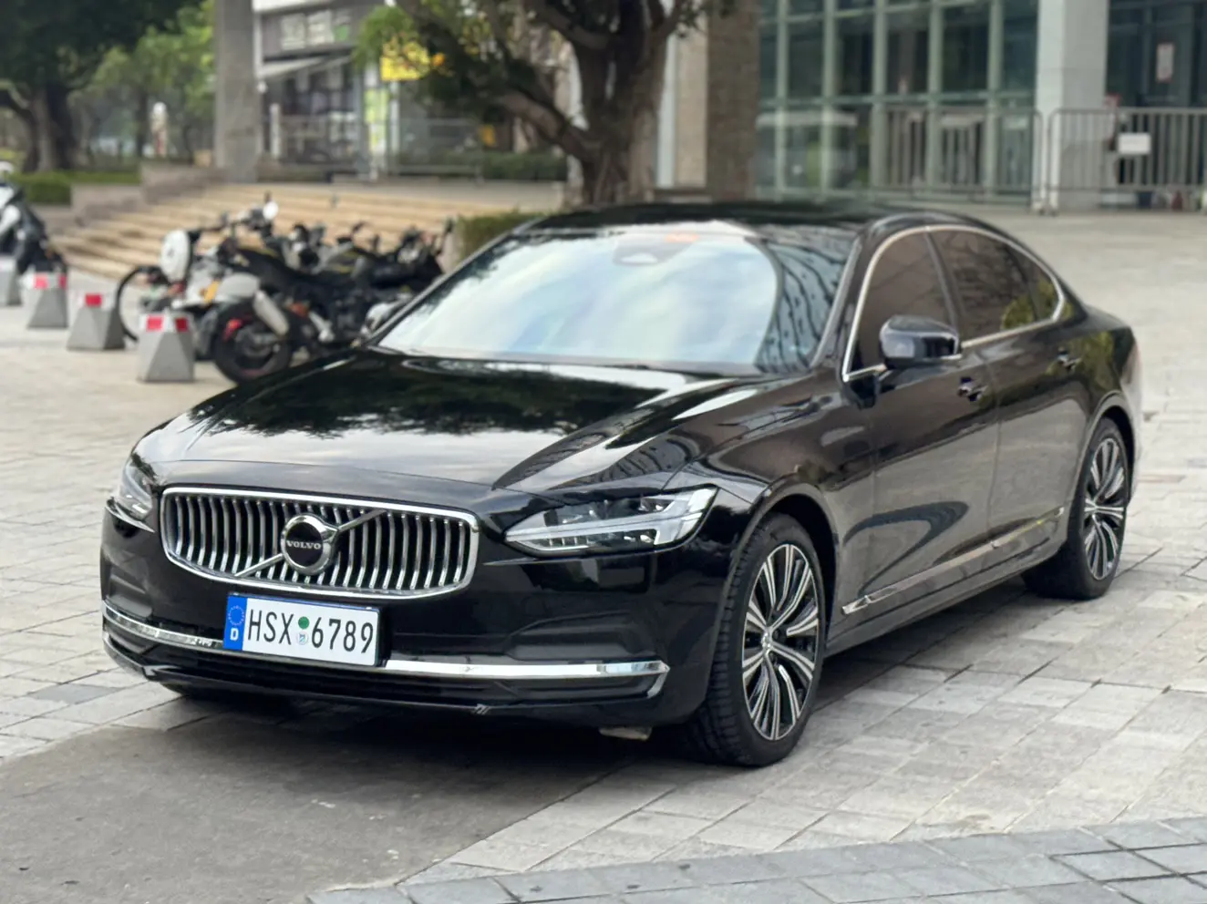 Volvo S90