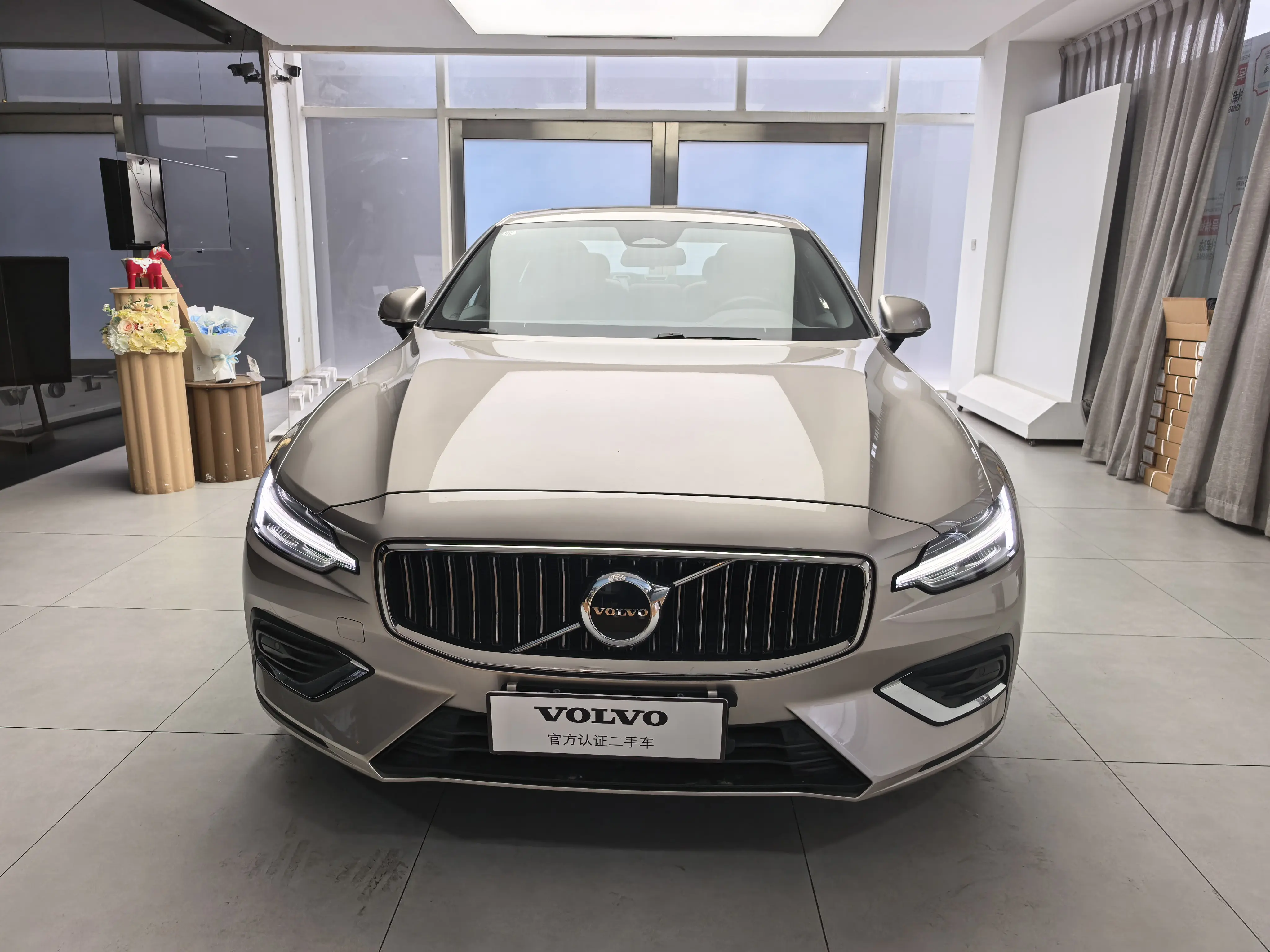Volvo S60  из Китая