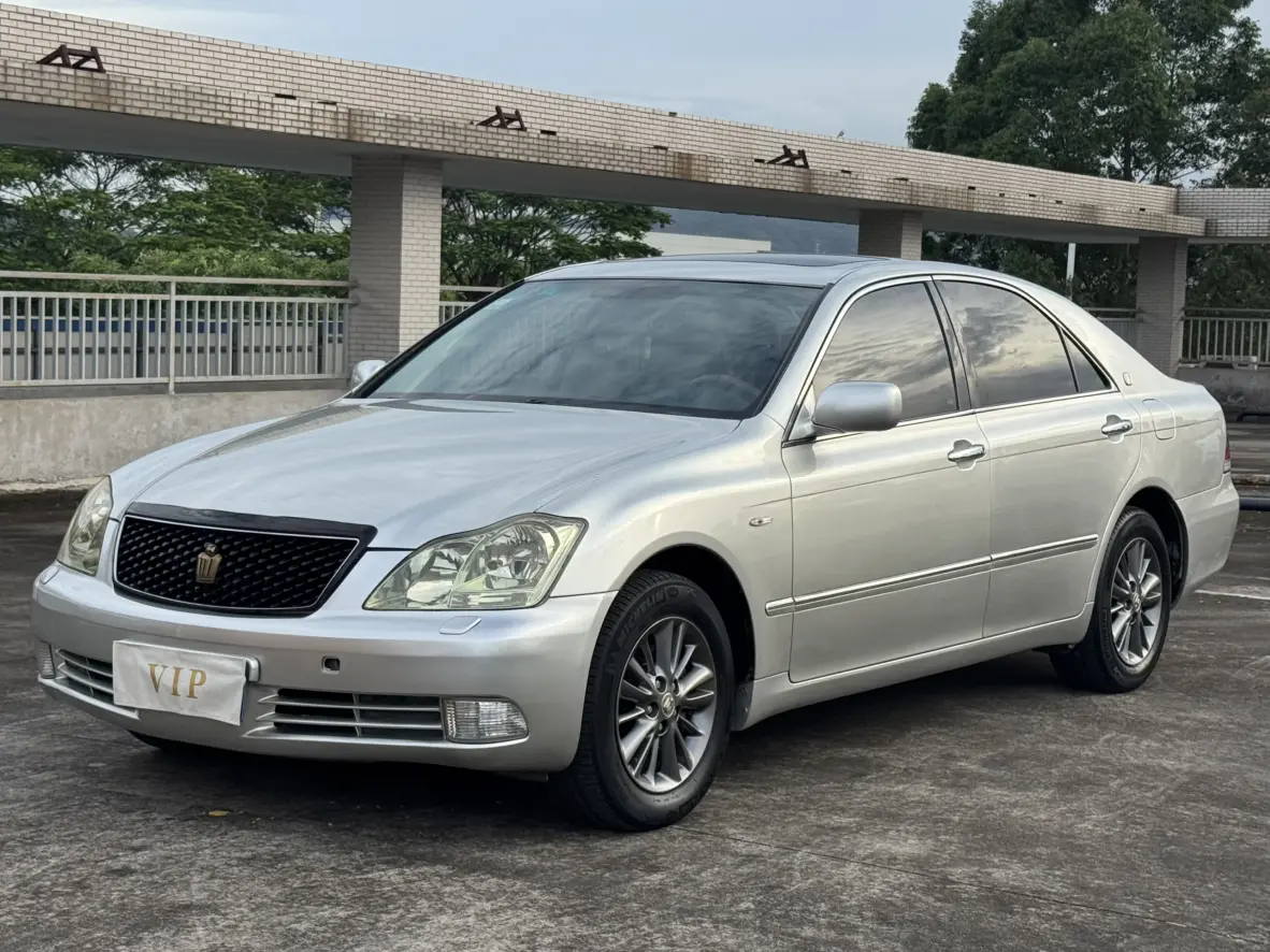 Toyota Crown  из Китая