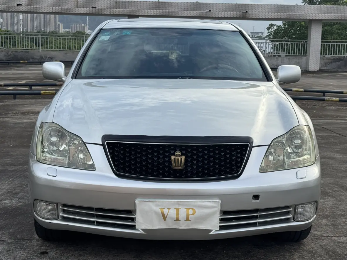 Toyota Crown  из Китая