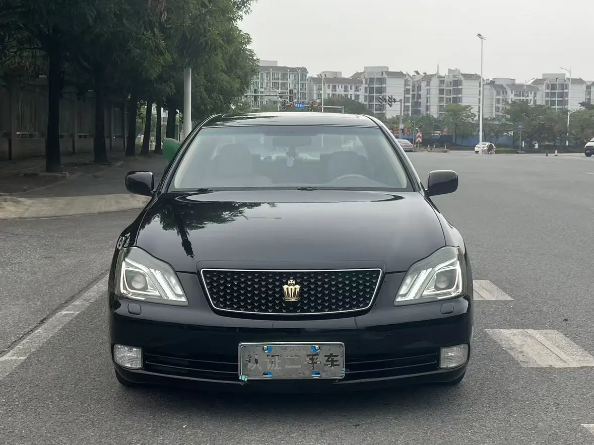 Toyota Crown  из Китая