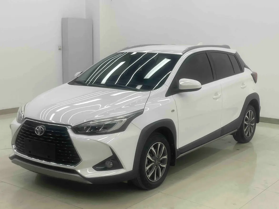 Toyota Yaris L  из Китая