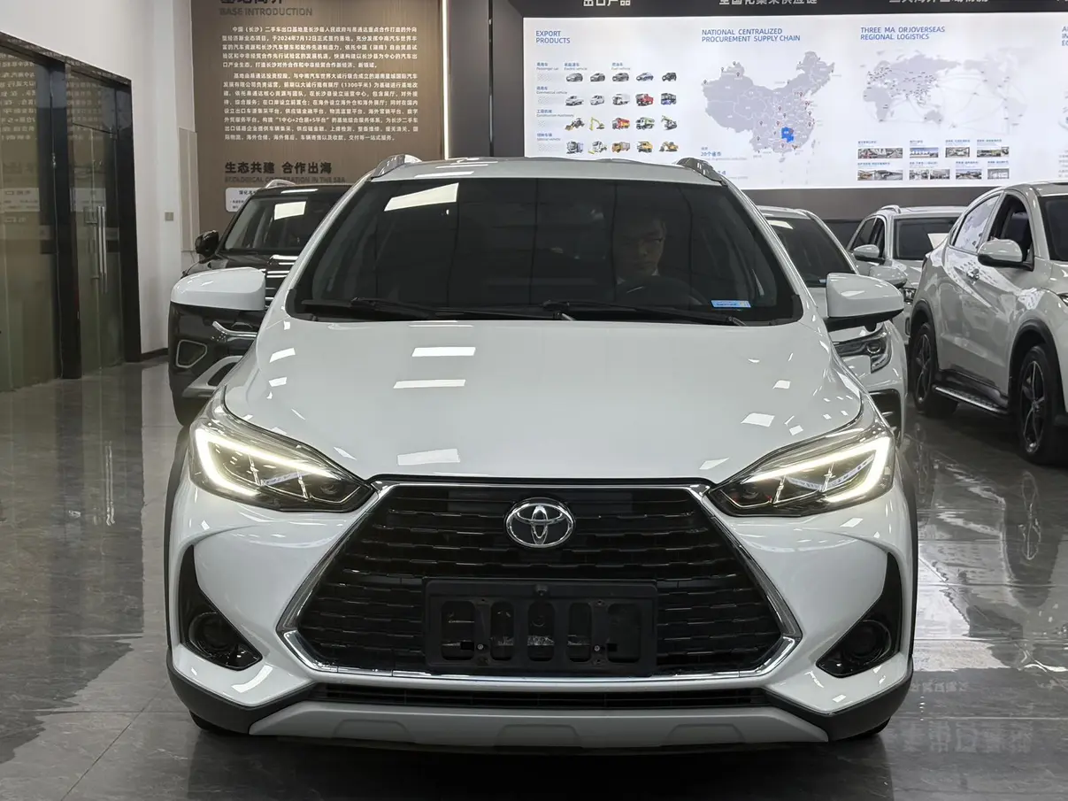 Toyota Yaris L  из Китая