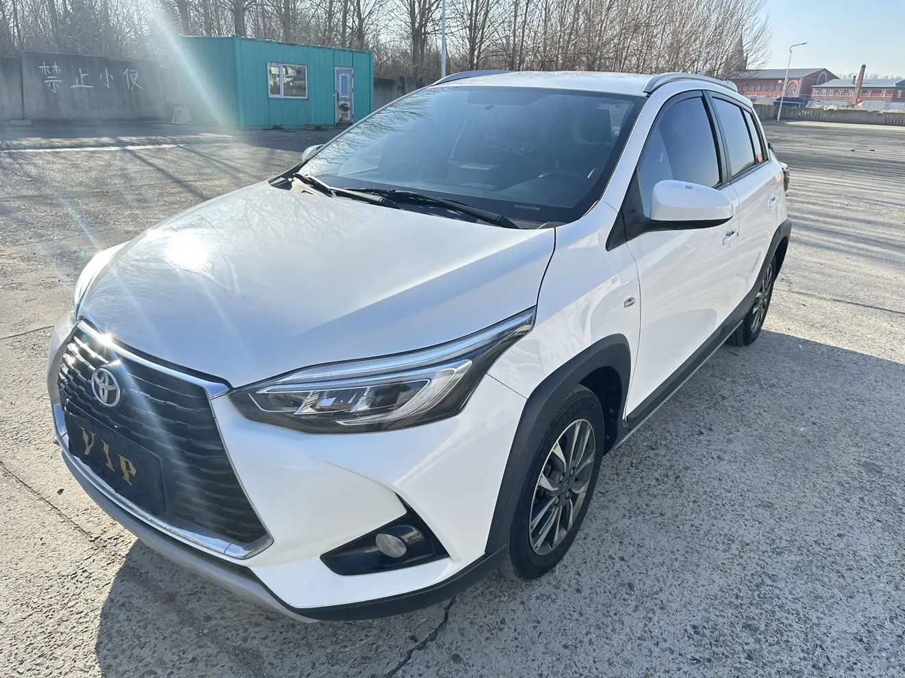 Toyota Yaris L  из Китая