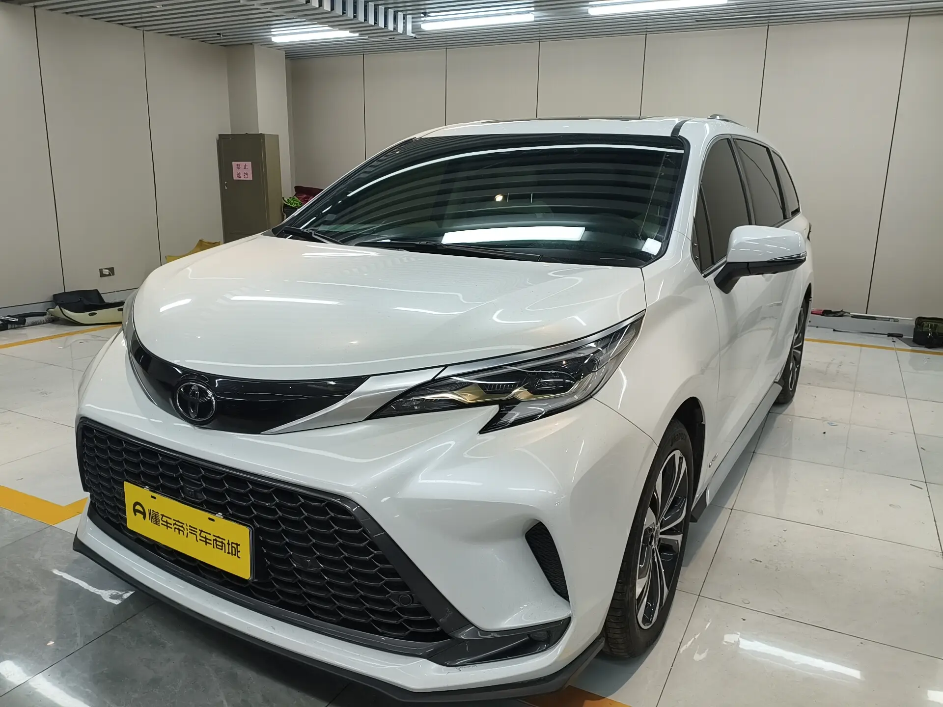 Toyota Granvia  из Китая