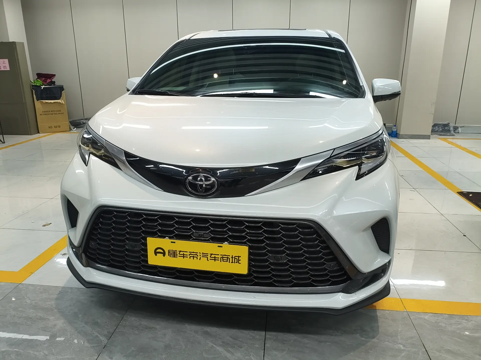 Toyota Granvia  из Китая