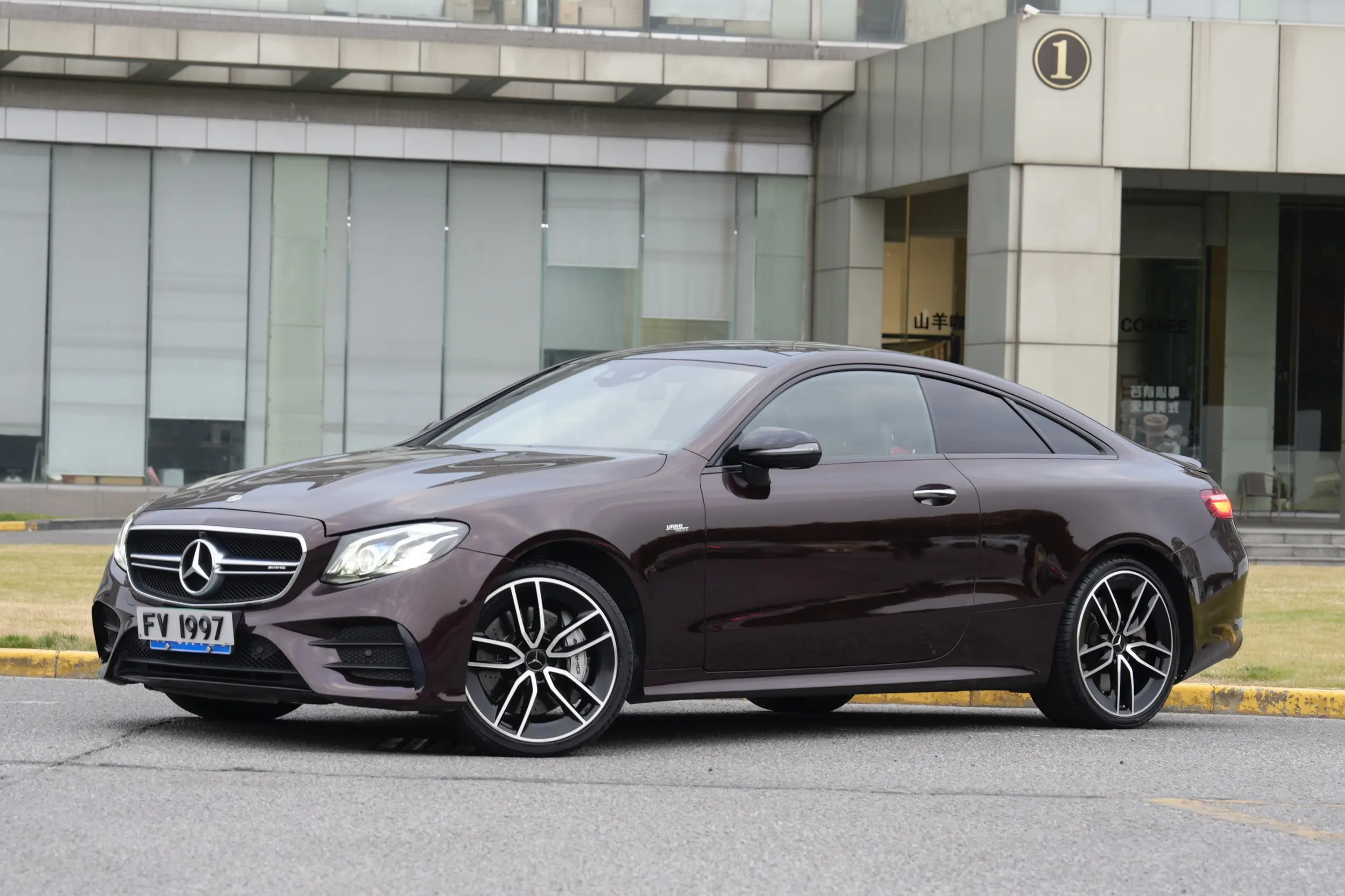 Mercedes-Benz E-Class AMG  из Китая