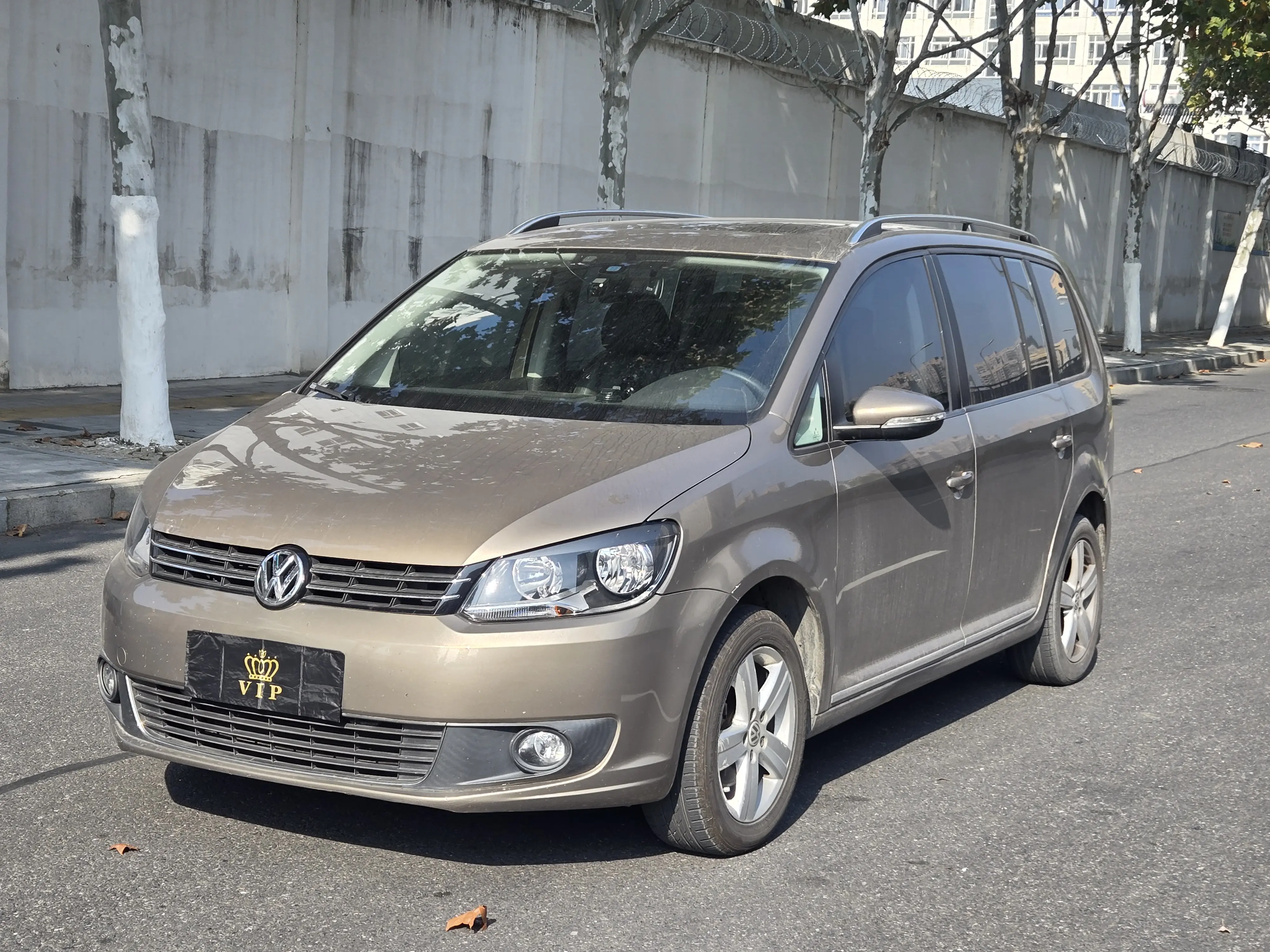 Volkswagen Touran  из Китая